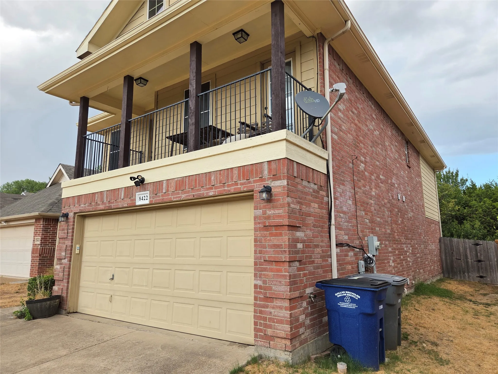 Single Family Residence For Rent in Dallas County , 8422 Timberbrook Lane, Dallas, Texas 75249, 3 Bedroom, 3 Bathroom, 2 Garage spaces, 1,612 Sqft, built in 2007, mls#21377417, Real Estate Agent in Dallas, Homes For Rent in Dallas county, Homes For Rent in Dallas, Realtor in Dallas Texas, Real Estate Brokerage Independent Realty Texas, Luminita Cordes Realtor
