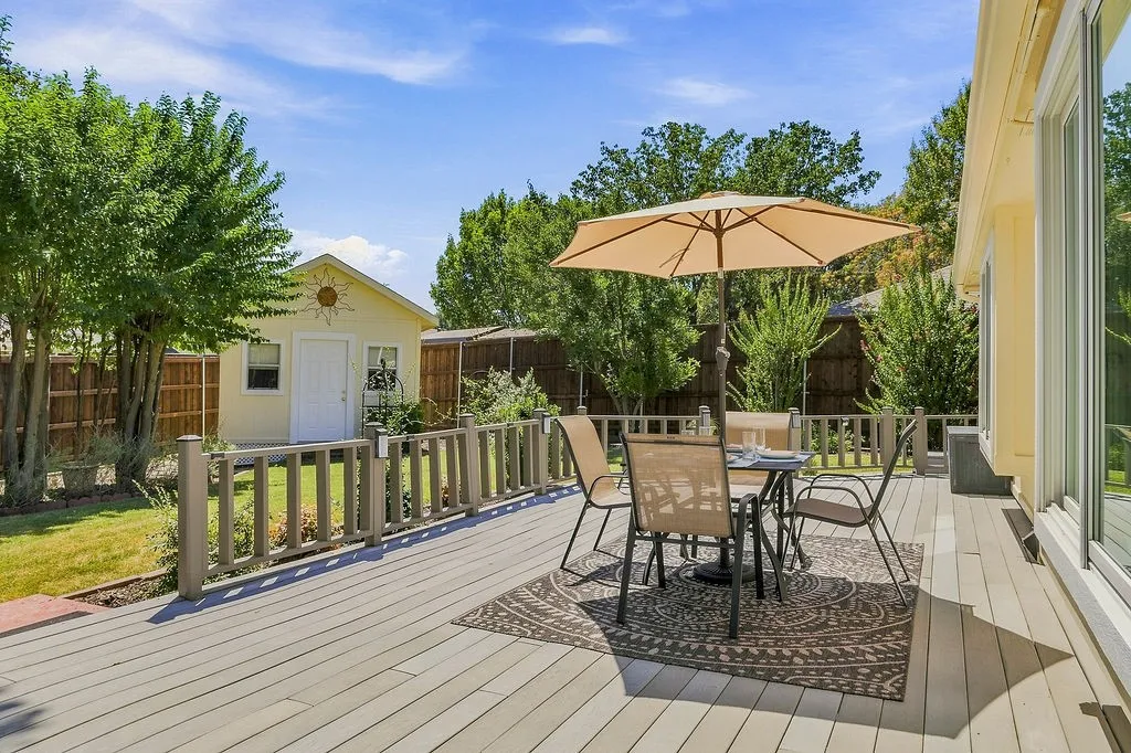 Single Family Residence For Sale in Tarrant County , 817 Redding Drive, Saginaw, Texas 76131, 3 Bedroom, 2 Bathroom, 2 Garage spaces, 1,663 Sqft, built in 1995, mls#21377744, Real Estate Agent in Saginaw, Homes For Sale in Tarrant county, Homes For Sale in Saginaw, Realtor in Saginaw Texas, Real Estate Brokerage Independent Realty Texas, Luminita Cordes Realtor
