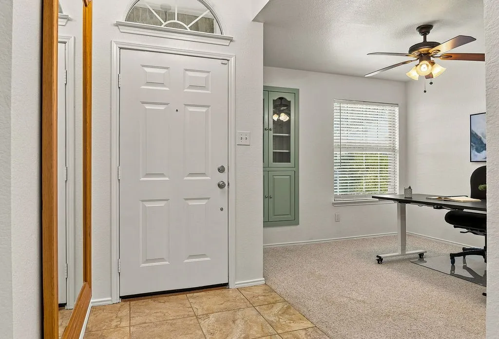 Single Family Residence For Sale in Tarrant County , 817 Redding Drive, Saginaw, Texas 76131, 3 Bedroom, 2 Bathroom, 2 Garage spaces, 1,663 Sqft, built in 1995, mls#21377744, Real Estate Agent in Saginaw, Homes For Sale in Tarrant county, Homes For Sale in Saginaw, Realtor in Saginaw Texas, Real Estate Brokerage Independent Realty Texas, Luminita Cordes Realtor