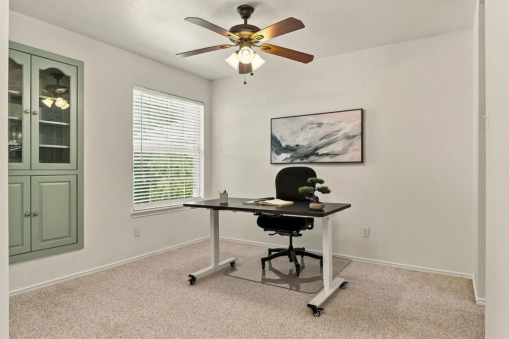 Flex space / Formal dining room