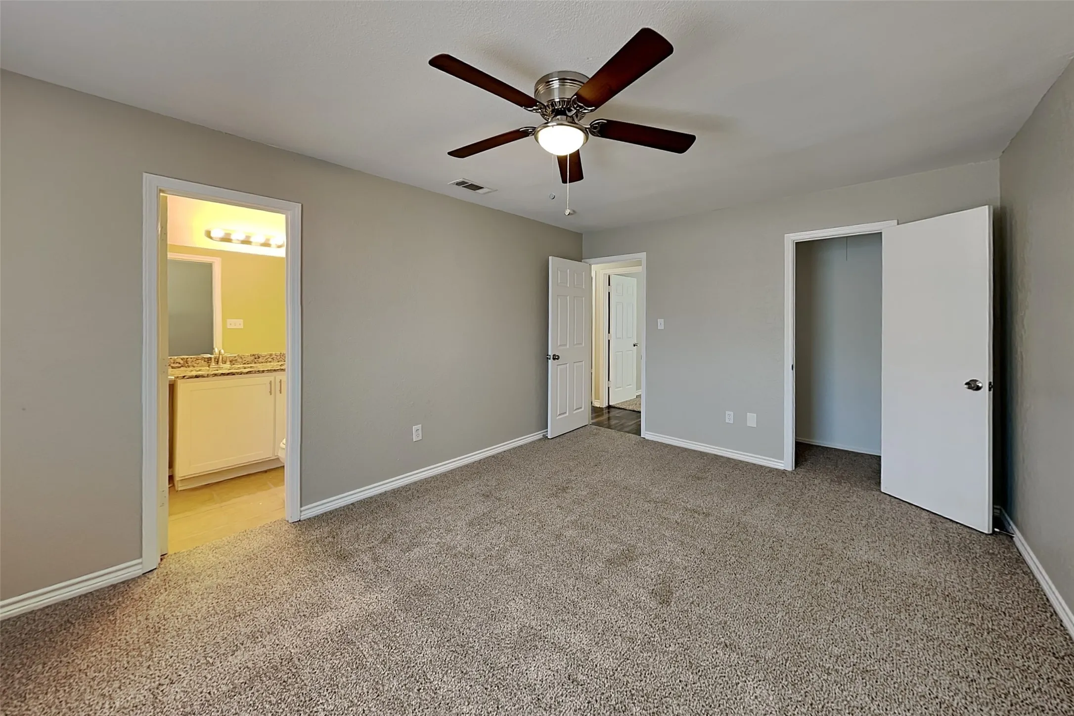 Single Family Residence For Rent in Tarrant County , 3817 Kippers Court, Arlington, Texas 76016, 3 Bedroom, 2 Bathroom, 2 Garage spaces, 1,336 Sqft, built in 1980, mls#21377789, Real Estate Agent in Arlington, Homes For Rent in Tarrant county, Homes For Rent in Arlington, Realtor in Arlington Texas, Real Estate Brokerage Independent Realty Texas, Luminita Cordes Realtor