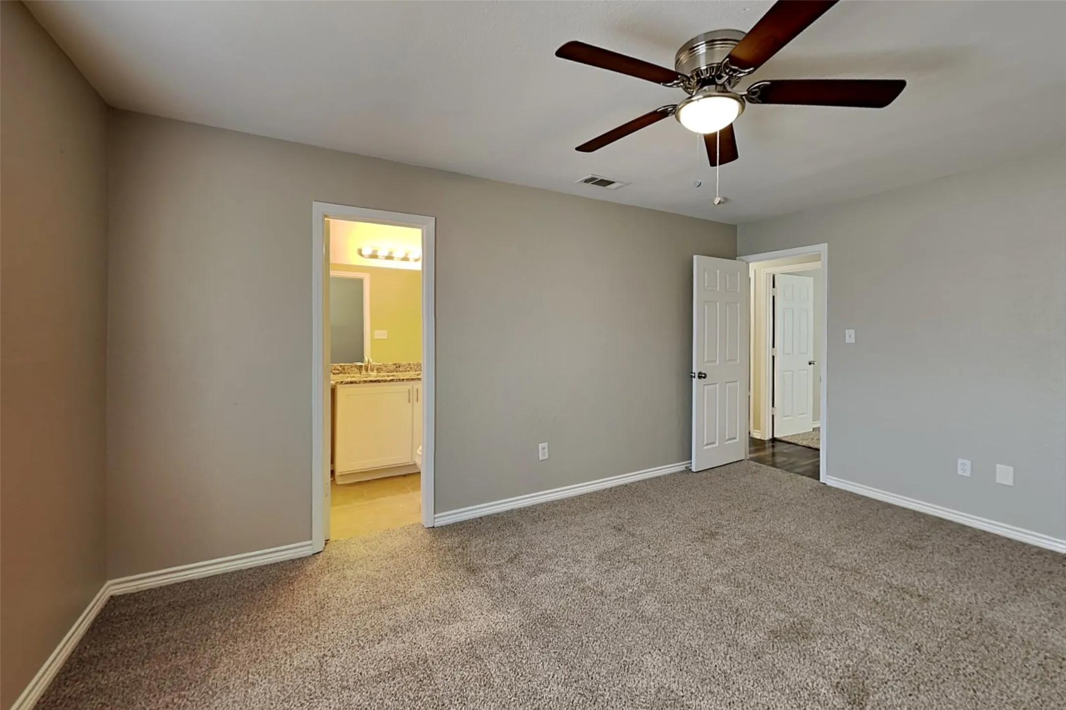 Single Family Residence For Rent in Tarrant County , 3817 Kippers Court, Arlington, Texas 76016, 3 Bedroom, 2 Bathroom, 2 Garage spaces, 1,336 Sqft, built in 1980, mls#21377789, Real Estate Agent in Arlington, Homes For Rent in Tarrant county, Homes For Rent in Arlington, Realtor in Arlington Texas, Real Estate Brokerage Independent Realty Texas, Luminita Cordes Realtor