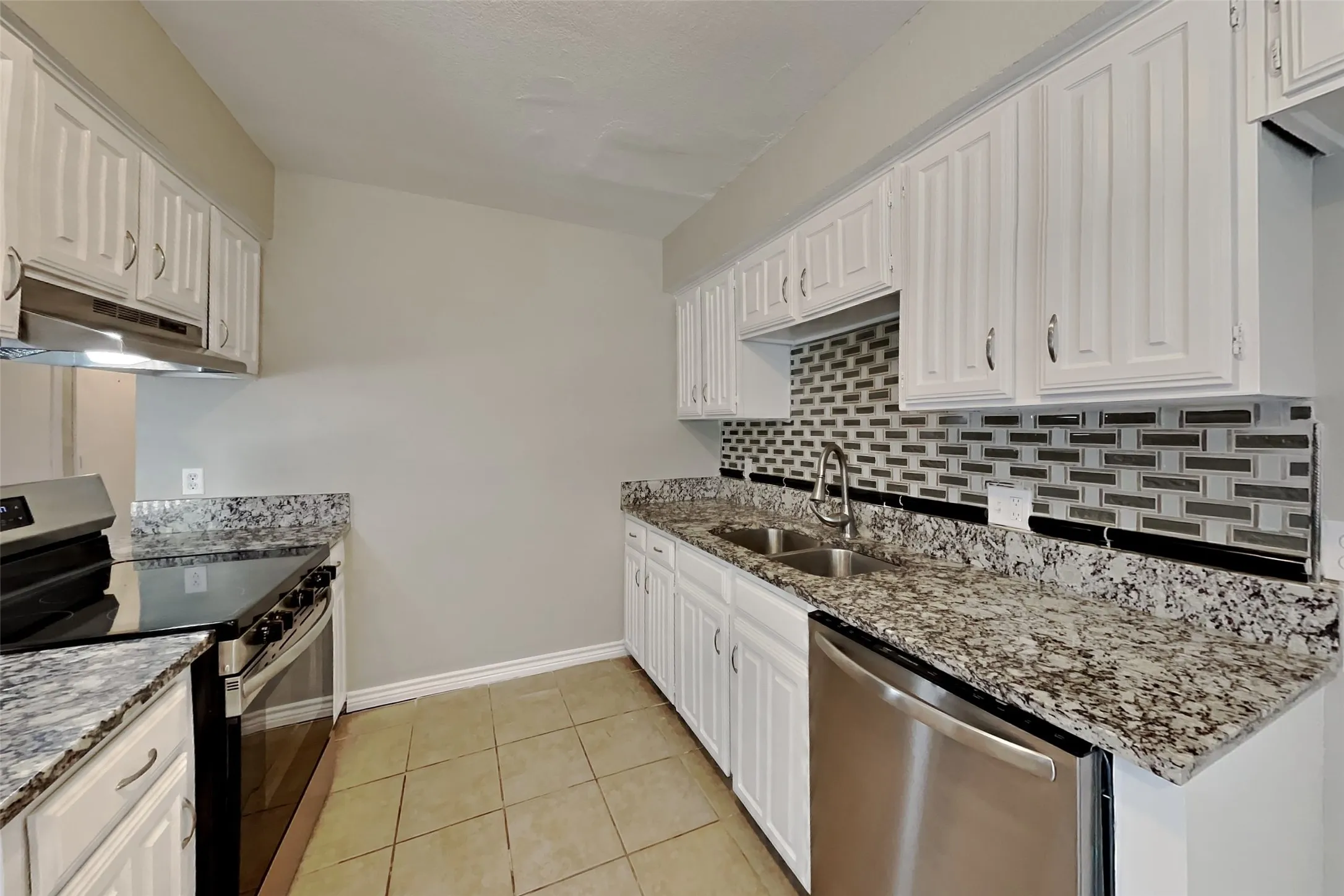 Single Family Residence For Rent in Tarrant County , 3817 Kippers Court, Arlington, Texas 76016, 3 Bedroom, 2 Bathroom, 2 Garage spaces, 1,336 Sqft, built in 1980, mls#21377789, Real Estate Agent in Arlington, Homes For Rent in Tarrant county, Homes For Rent in Arlington, Realtor in Arlington Texas, Real Estate Brokerage Independent Realty Texas, Luminita Cordes Realtor