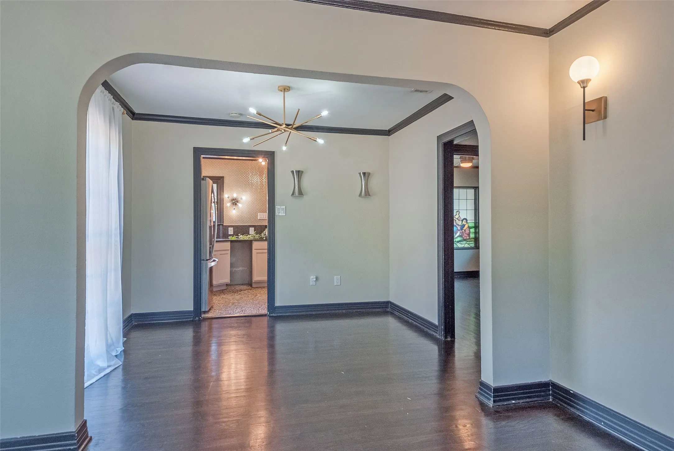 Single Family Residence For Rent in Dallas County , 2014 Rugged Drive, Dallas, Texas 75224, 2 Bedroom, 1 Bathroom, 2 Garage spaces, 1,222 Sqft, built in 1952, mls#21377425, Real Estate Agent in Dallas, Homes For Rent in Dallas county, Homes For Rent in Dallas, Realtor in Dallas Texas, Real Estate Brokerage Independent Realty Texas, Luminita Cordes Realtor