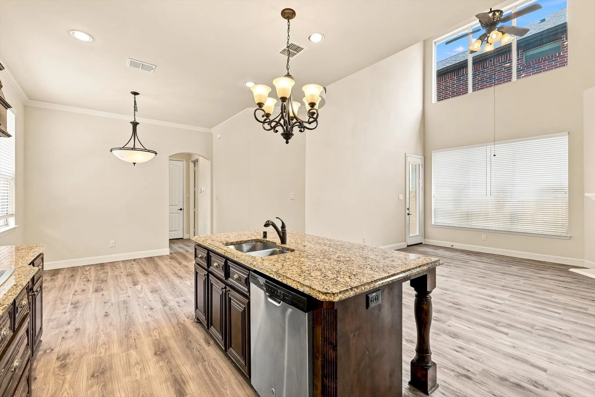 Single Family Residence For Sale in Dallas County , 5012 Province Place, Irving, Texas 75038, 3 Bedroom, 3 Bathroom, 2 Garage spaces, 2,772 Sqft, built in 2013, mls#21377037, Real Estate Agent in Irving, Homes For Sale in Dallas county, Homes For Sale in Irving, Realtor in Irving Texas, Real Estate Brokerage Independent Realty Texas, Luminita Cordes Realtor