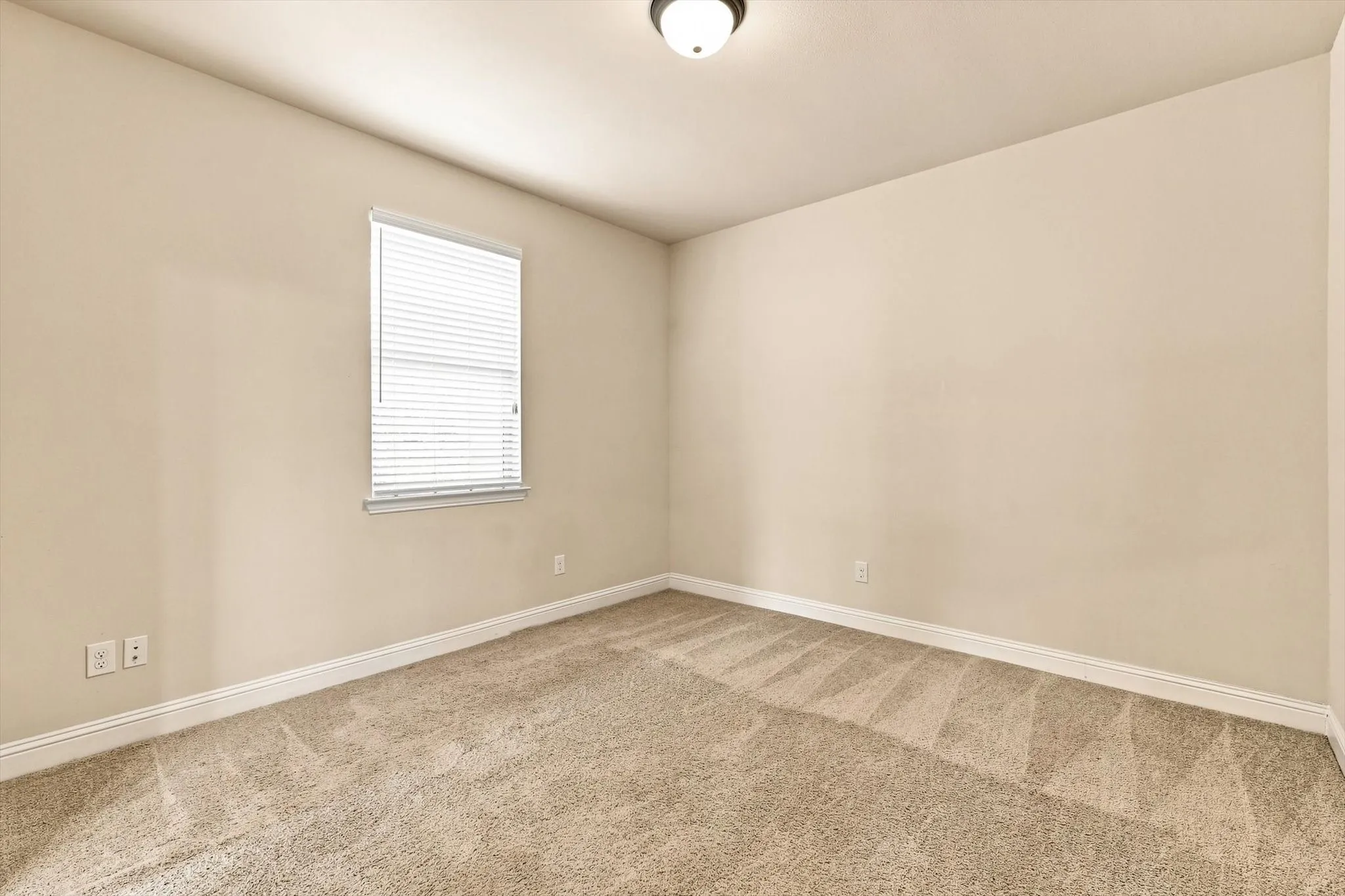 Single Family Residence For Sale in Dallas County , 5012 Province Place, Irving, Texas 75038, 3 Bedroom, 3 Bathroom, 2 Garage spaces, 2,772 Sqft, built in 2013, mls#21377037, Real Estate Agent in Irving, Homes For Sale in Dallas county, Homes For Sale in Irving, Realtor in Irving Texas, Real Estate Brokerage Independent Realty Texas, Luminita Cordes Realtor