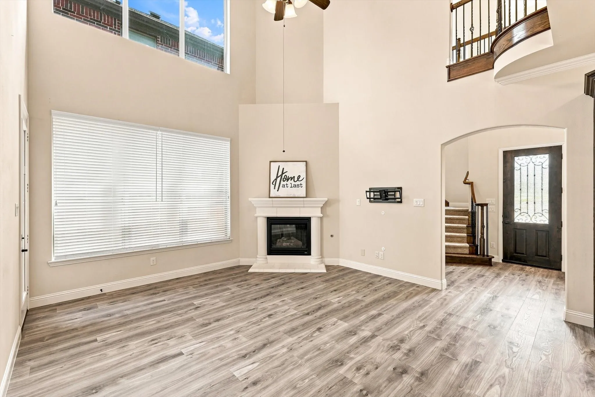 Single Family Residence For Sale in Dallas County , 5012 Province Place, Irving, Texas 75038, 3 Bedroom, 3 Bathroom, 2 Garage spaces, 2,772 Sqft, built in 2013, mls#21377037, Real Estate Agent in Irving, Homes For Sale in Dallas county, Homes For Sale in Irving, Realtor in Irving Texas, Real Estate Brokerage Independent Realty Texas, Luminita Cordes Realtor