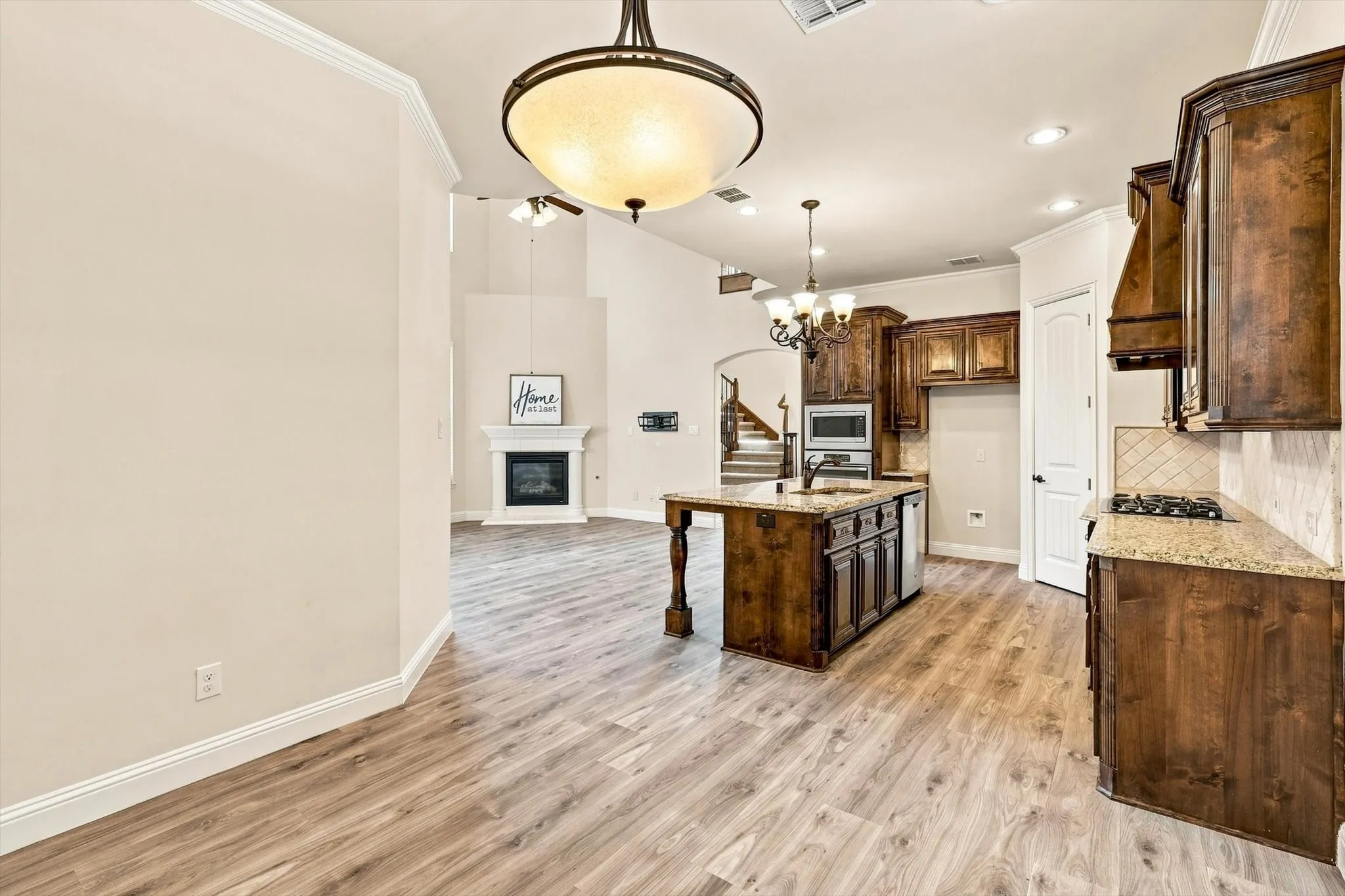 Single Family Residence For Sale in Dallas County , 5012 Province Place, Irving, Texas 75038, 3 Bedroom, 3 Bathroom, 2 Garage spaces, 2,772 Sqft, built in 2013, mls#21377037, Real Estate Agent in Irving, Homes For Sale in Dallas county, Homes For Sale in Irving, Realtor in Irving Texas, Real Estate Brokerage Independent Realty Texas, Luminita Cordes Realtor