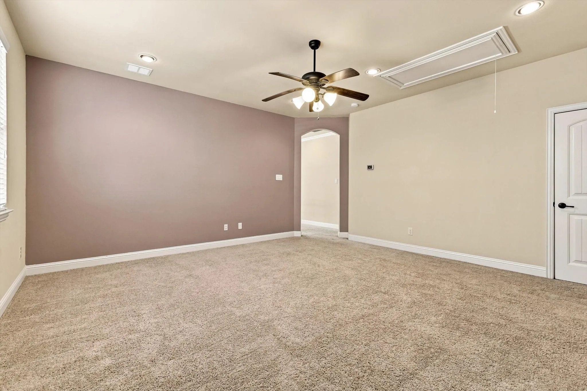 Single Family Residence For Sale in Dallas County , 5012 Province Place, Irving, Texas 75038, 3 Bedroom, 3 Bathroom, 2 Garage spaces, 2,772 Sqft, built in 2013, mls#21377037, Real Estate Agent in Irving, Homes For Sale in Dallas county, Homes For Sale in Irving, Realtor in Irving Texas, Real Estate Brokerage Independent Realty Texas, Luminita Cordes Realtor