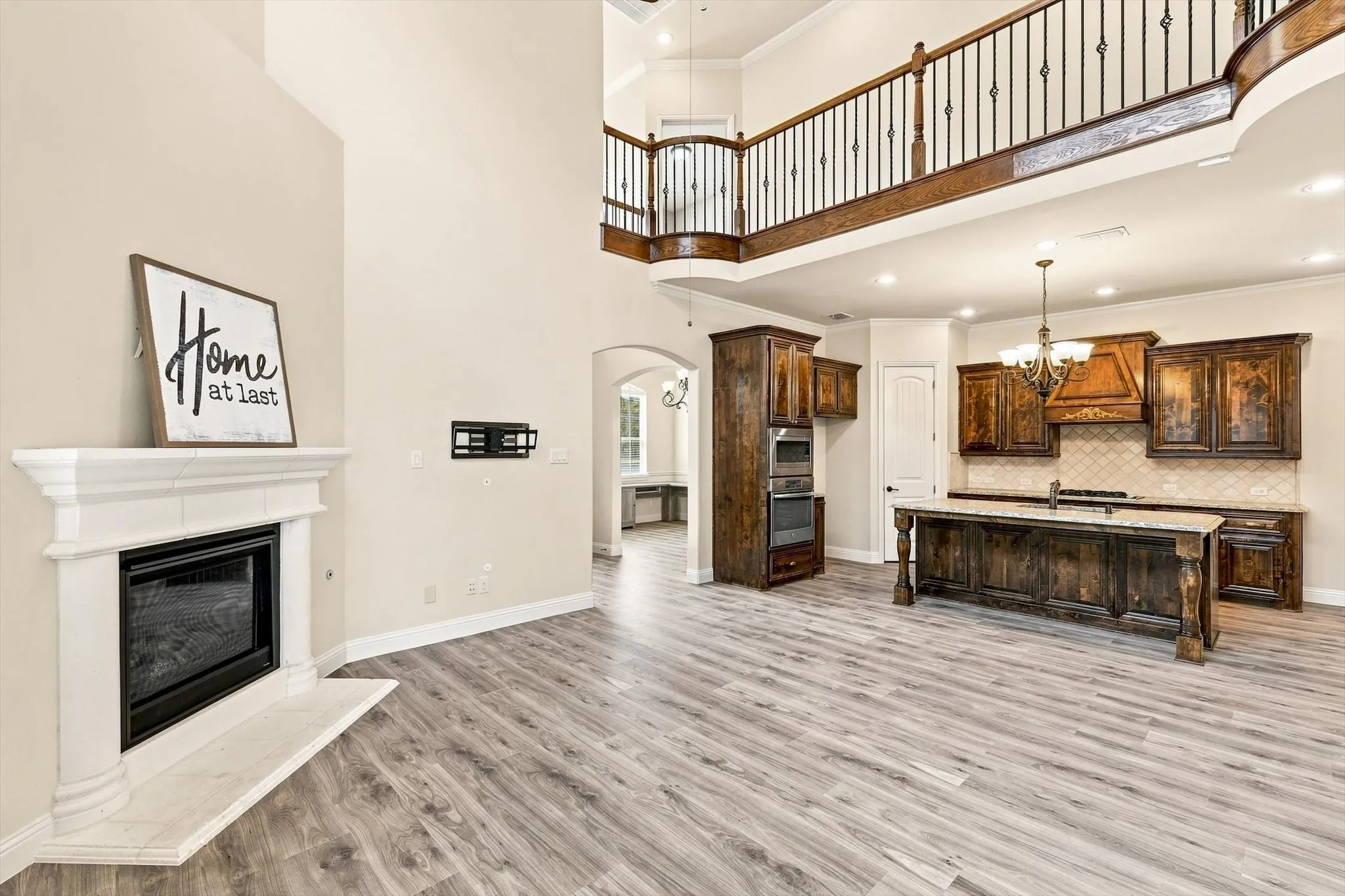 Single Family Residence For Sale in Dallas County , 5012 Province Place, Irving, Texas 75038, 3 Bedroom, 3 Bathroom, 2 Garage spaces, 2,772 Sqft, built in 2013, mls#21377037, Real Estate Agent in Irving, Homes For Sale in Dallas county, Homes For Sale in Irving, Realtor in Irving Texas, Real Estate Brokerage Independent Realty Texas, Luminita Cordes Realtor