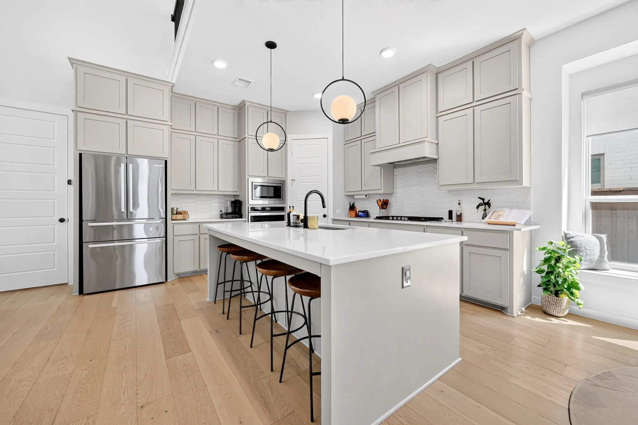 Single Family Residence For Sale in Collin County , 1022 Kennedy Drive, Allen, Texas 75013, 4 Bedroom, 4 Bathroom, 2 Garage spaces, 3,101 Sqft, built in 2020, mls#21377799, Real Estate Agent in Allen, Homes For Sale in Collin county, Homes For Sale in Allen, Realtor in Allen Texas, Real Estate Brokerage Independent Realty Texas, Luminita Cordes Realtor