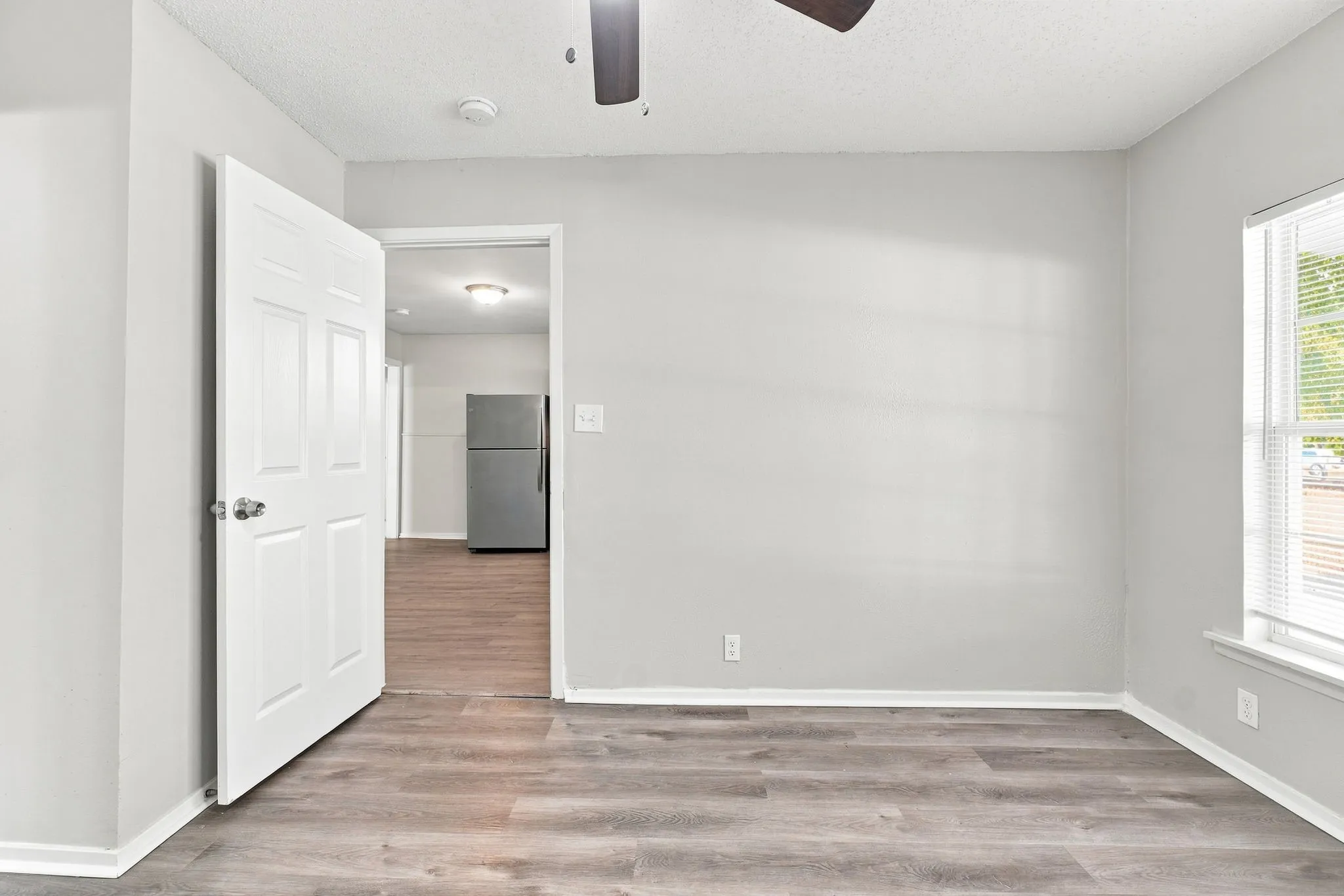 Single Family Residence For Sale in Johnson County , 904 Bales Street, Cleburne, Texas 76033, 3 Bedroom, 2 Bathroom, Garage spaces, 1,040 Sqft, built in 1953, mls#21376552, Real Estate Agent in Cleburne, Homes For Sale in Johnson county, Homes For Sale in Cleburne, Realtor in Cleburne Texas, Real Estate Brokerage Independent Realty Texas, Luminita Cordes Realtor