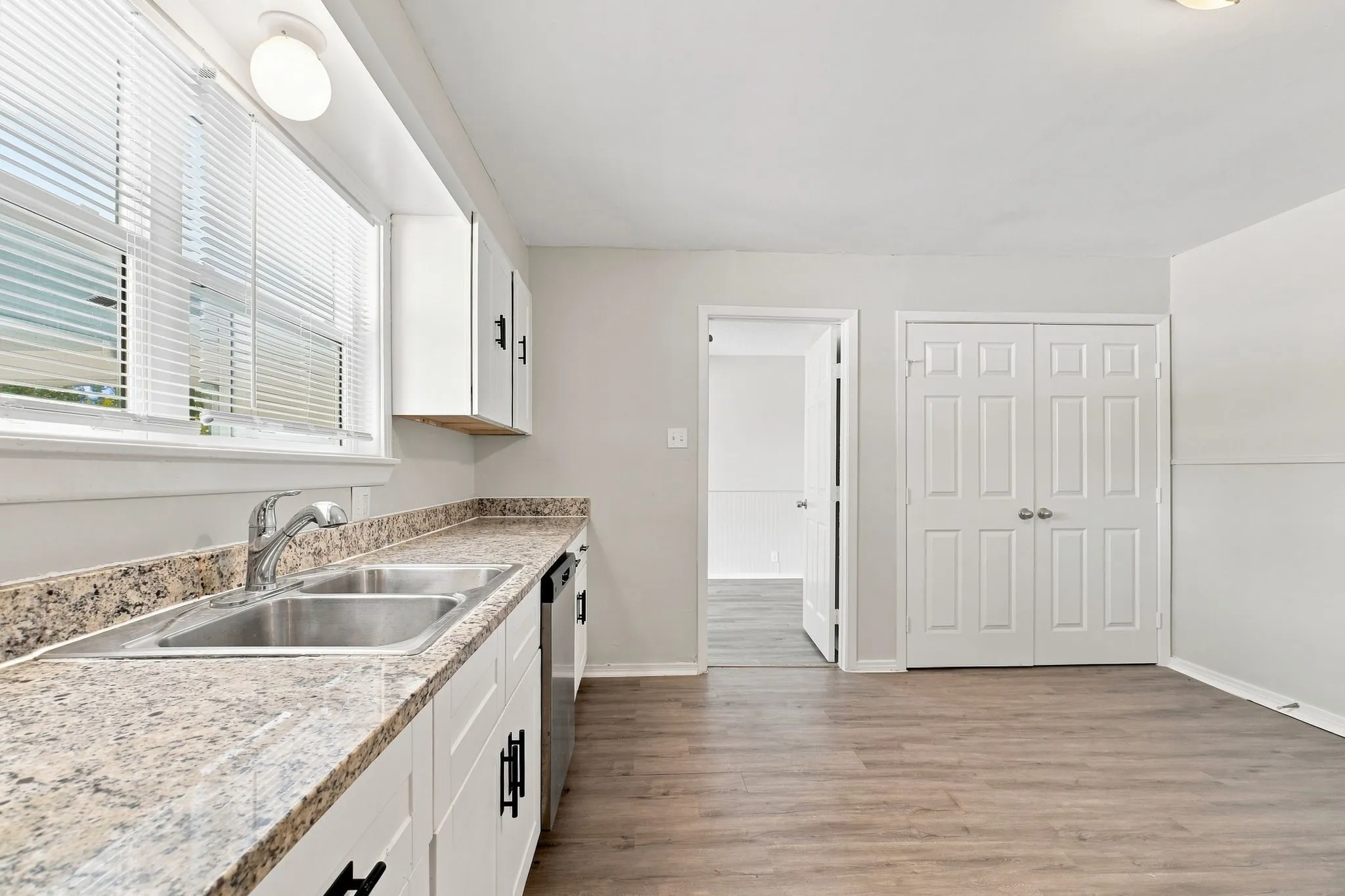 Single Family Residence For Sale in Johnson County , 904 Bales Street, Cleburne, Texas 76033, 3 Bedroom, 2 Bathroom, Garage spaces, 1,040 Sqft, built in 1953, mls#21376552, Real Estate Agent in Cleburne, Homes For Sale in Johnson county, Homes For Sale in Cleburne, Realtor in Cleburne Texas, Real Estate Brokerage Independent Realty Texas, Luminita Cordes Realtor