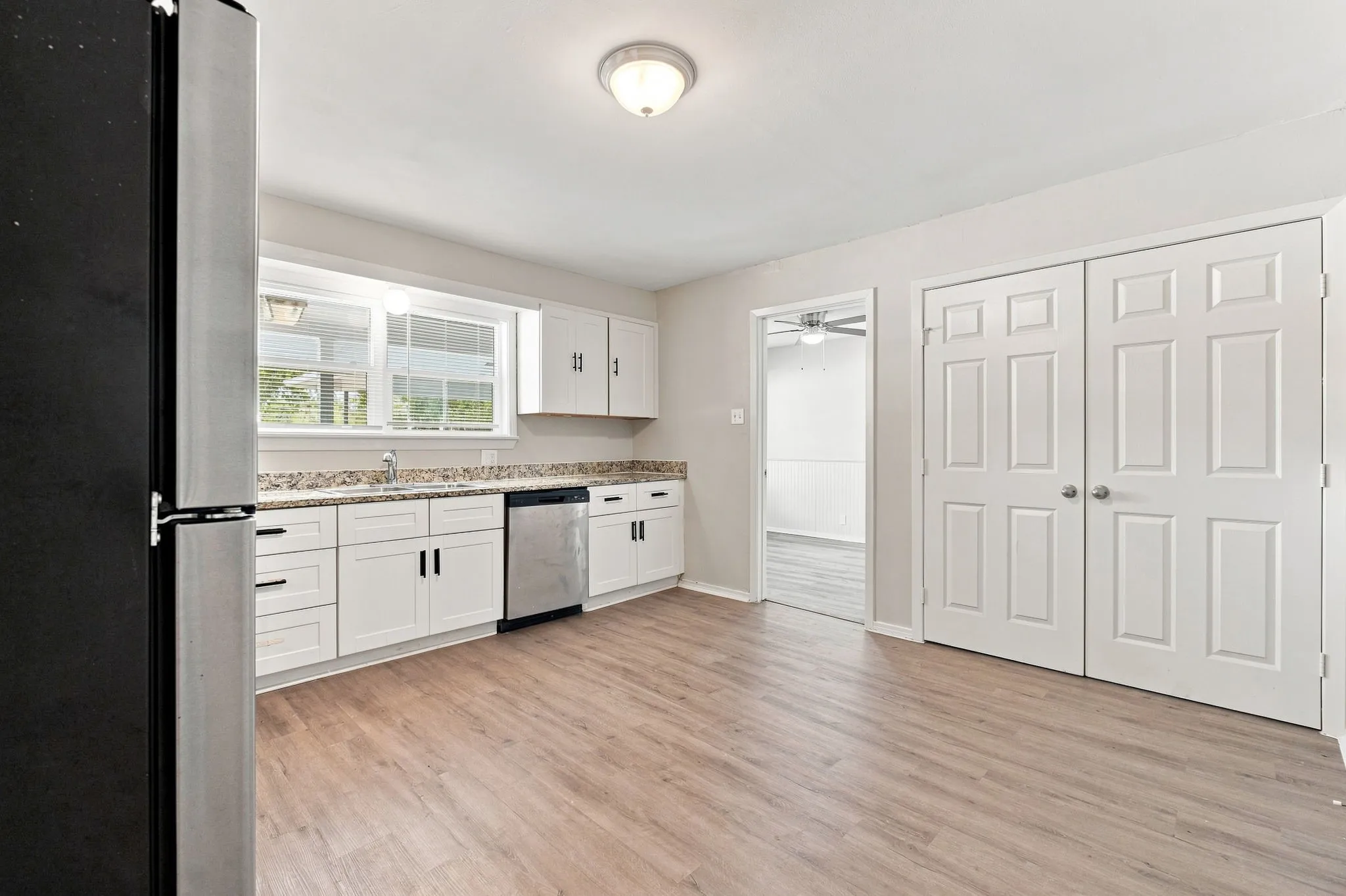Single Family Residence For Sale in Johnson County , 904 Bales Street, Cleburne, Texas 76033, 3 Bedroom, 2 Bathroom, Garage spaces, 1,040 Sqft, built in 1953, mls#21376552, Real Estate Agent in Cleburne, Homes For Sale in Johnson county, Homes For Sale in Cleburne, Realtor in Cleburne Texas, Real Estate Brokerage Independent Realty Texas, Luminita Cordes Realtor