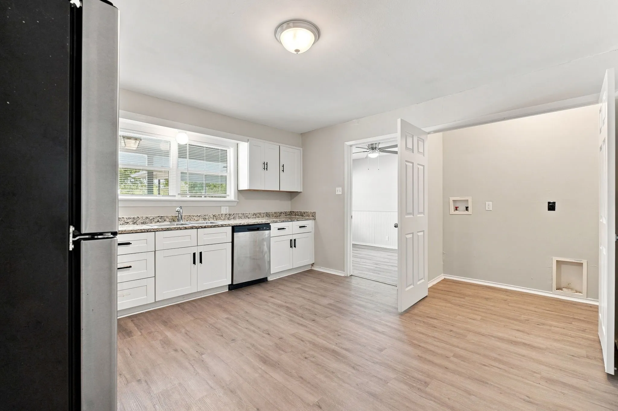 Single Family Residence For Sale in Johnson County , 904 Bales Street, Cleburne, Texas 76033, 3 Bedroom, 2 Bathroom, Garage spaces, 1,040 Sqft, built in 1953, mls#21376552, Real Estate Agent in Cleburne, Homes For Sale in Johnson county, Homes For Sale in Cleburne, Realtor in Cleburne Texas, Real Estate Brokerage Independent Realty Texas, Luminita Cordes Realtor