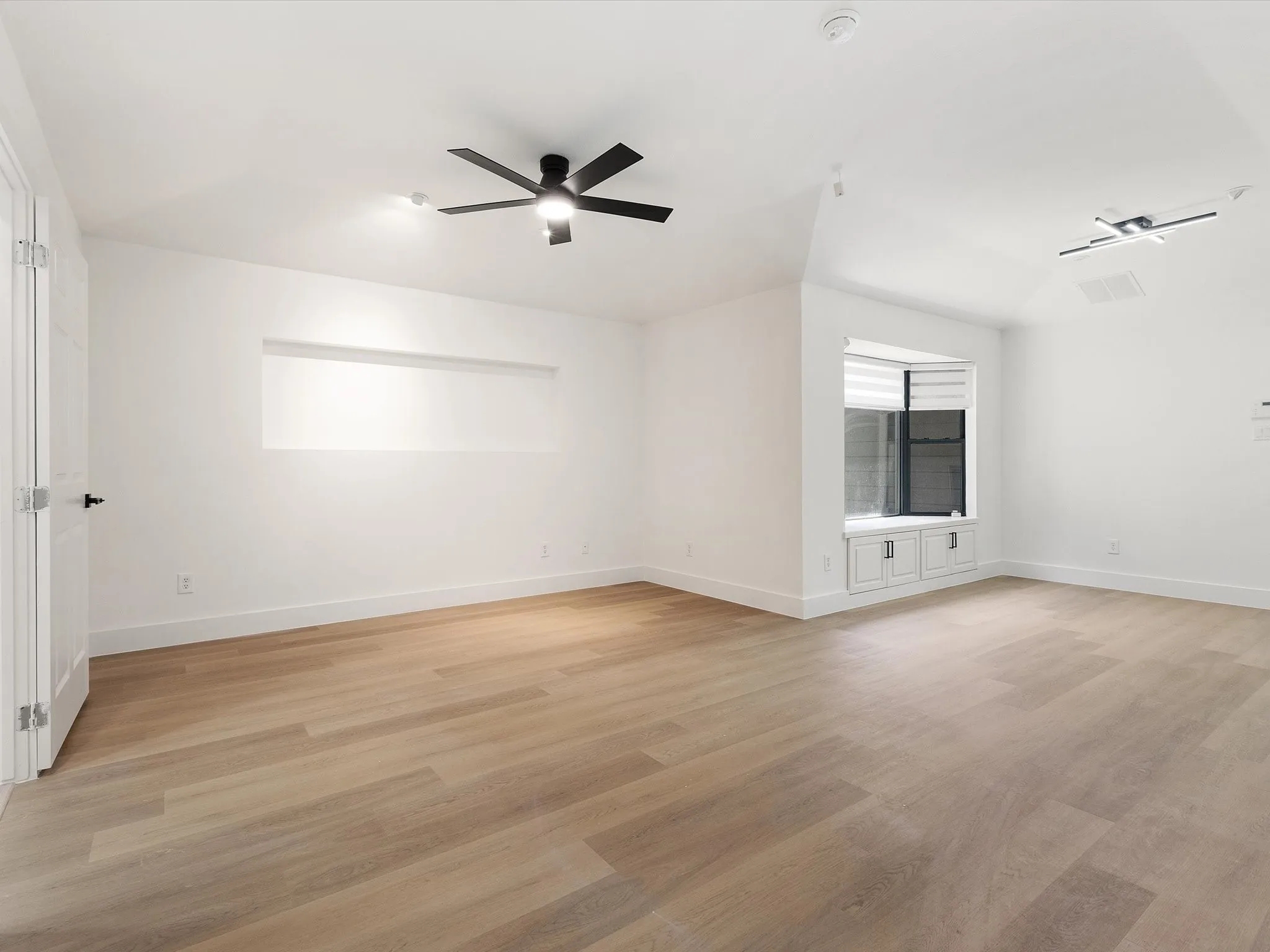 Single Family Residence For Rent in Collin County , 5602 Twin Brooks Drive, Dallas, Texas 75252, 4 Bedroom, 3 Bathroom, 3 Garage spaces, 3,605 Sqft, built in 1983, mls#21377812, Real Estate Agent in Dallas, Homes For Rent in Collin county, Homes For Rent in Dallas, Realtor in Dallas Texas, Real Estate Brokerage Independent Realty Texas, Luminita Cordes Realtor