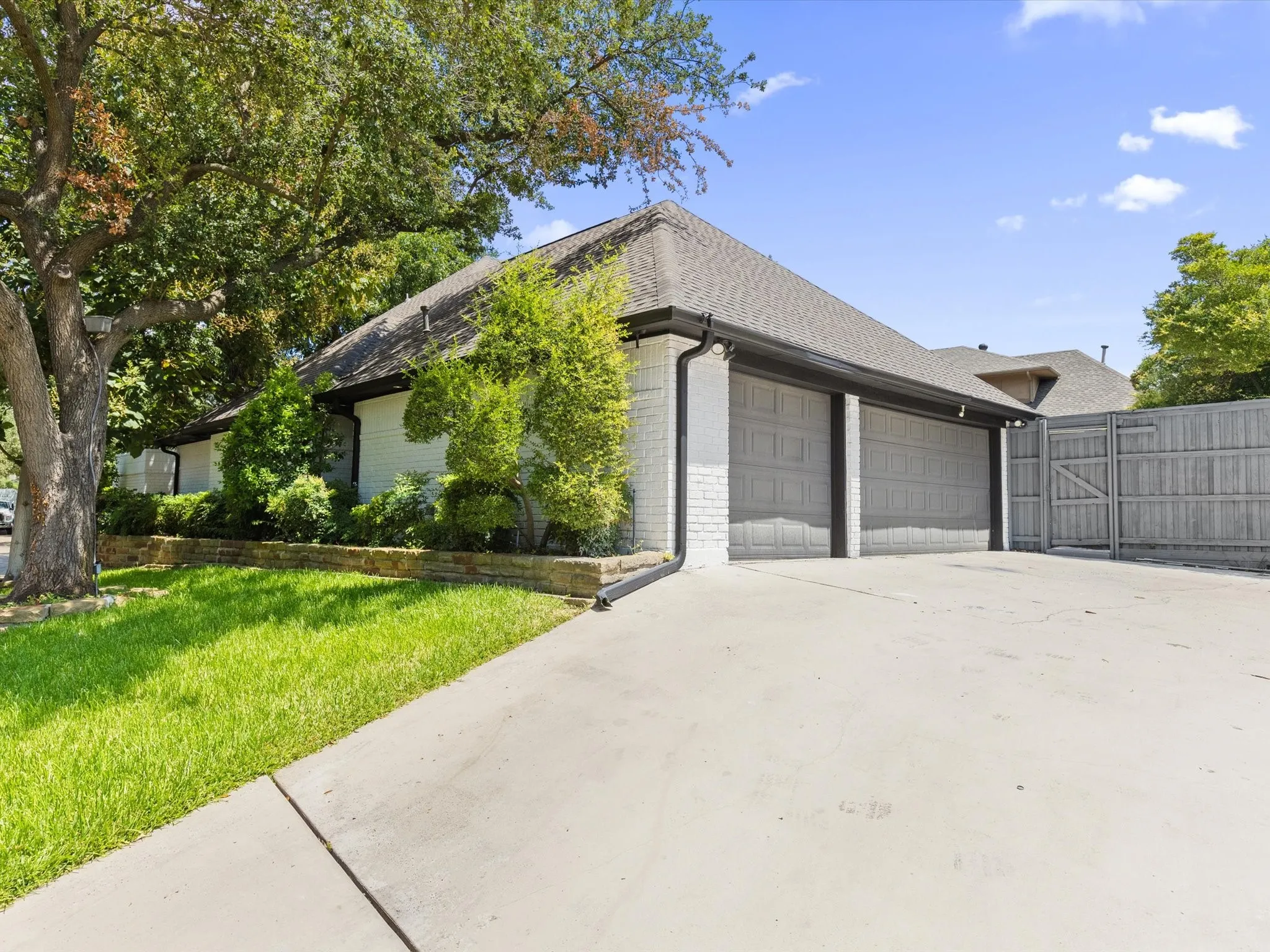 Single Family Residence For Rent in Collin County , 5602 Twin Brooks Drive, Dallas, Texas 75252, 4 Bedroom, 3 Bathroom, 3 Garage spaces, 3,605 Sqft, built in 1983, mls#21377812, Real Estate Agent in Dallas, Homes For Rent in Collin county, Homes For Rent in Dallas, Realtor in Dallas Texas, Real Estate Brokerage Independent Realty Texas, Luminita Cordes Realtor