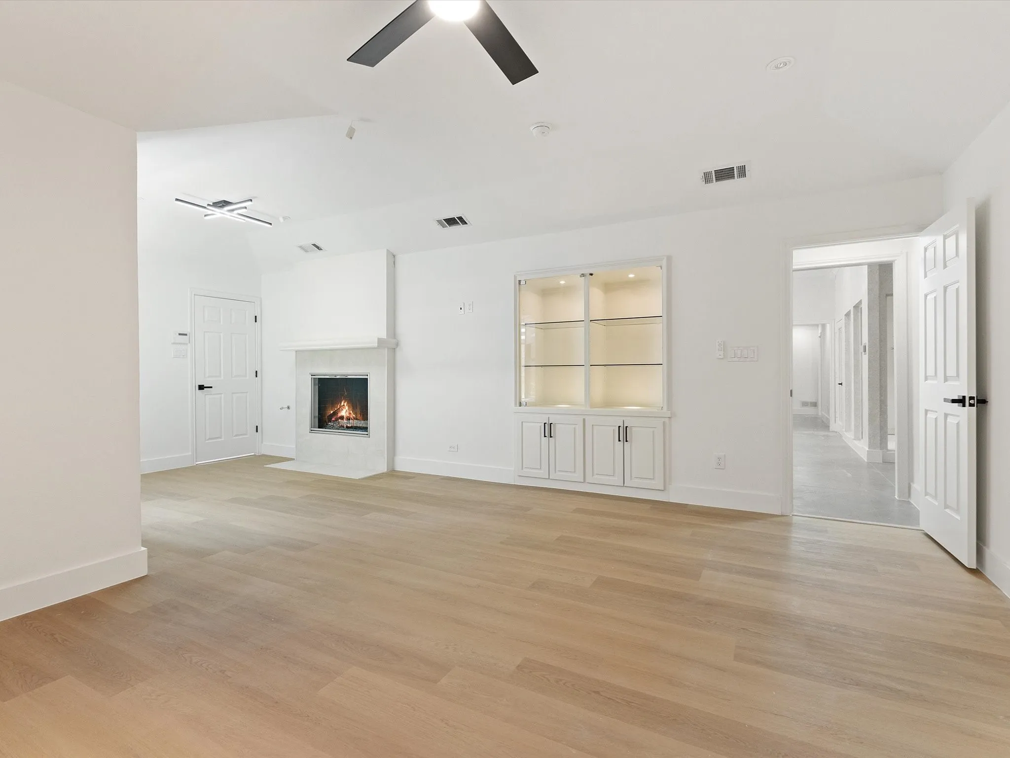 Single Family Residence For Rent in Collin County , 5602 Twin Brooks Drive, Dallas, Texas 75252, 4 Bedroom, 3 Bathroom, 3 Garage spaces, 3,605 Sqft, built in 1983, mls#21377812, Real Estate Agent in Dallas, Homes For Rent in Collin county, Homes For Rent in Dallas, Realtor in Dallas Texas, Real Estate Brokerage Independent Realty Texas, Luminita Cordes Realtor