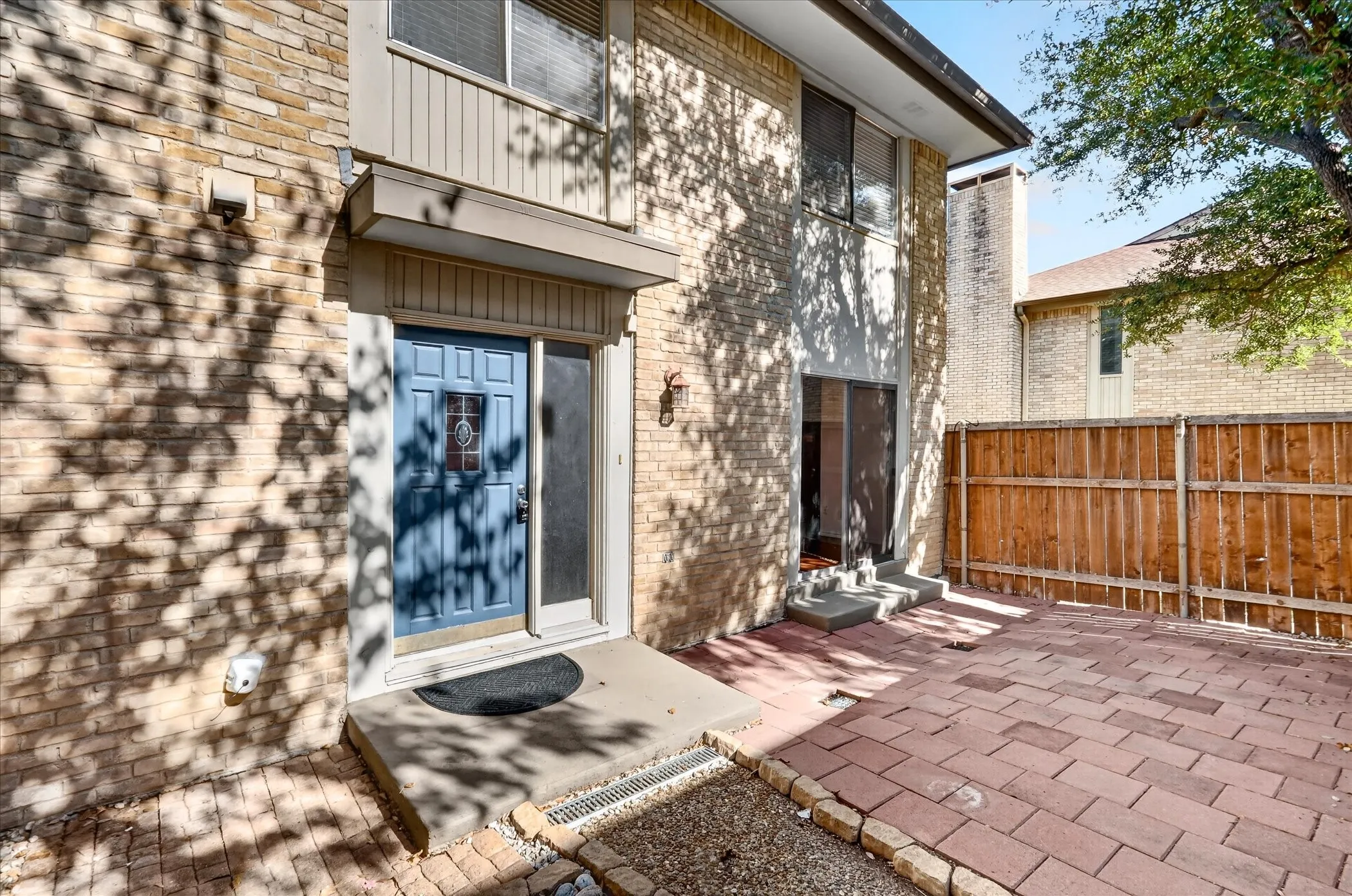 Single Family Residence For Rent in Collin County , 2612 Custer Parkway A, Richardson, Texas 75080, 2 Bedroom, 3 Bathroom, Garage spaces, 1,632 Sqft, built in 1973, mls#21377814, Real Estate Agent in Richardson, Homes For Rent in Collin county, Homes For Rent in Richardson, Realtor in Richardson Texas, Real Estate Brokerage Independent Realty Texas, Luminita Cordes Realtor