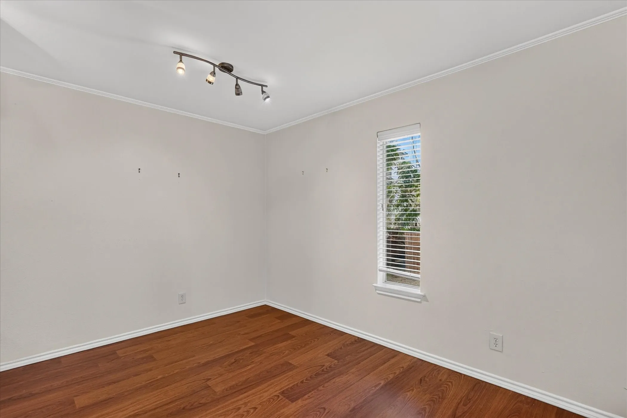 Single Family Residence For Rent in Collin County , 2612 Custer Parkway A, Richardson, Texas 75080, 2 Bedroom, 3 Bathroom, Garage spaces, 1,632 Sqft, built in 1973, mls#21377814, Real Estate Agent in Richardson, Homes For Rent in Collin county, Homes For Rent in Richardson, Realtor in Richardson Texas, Real Estate Brokerage Independent Realty Texas, Luminita Cordes Realtor