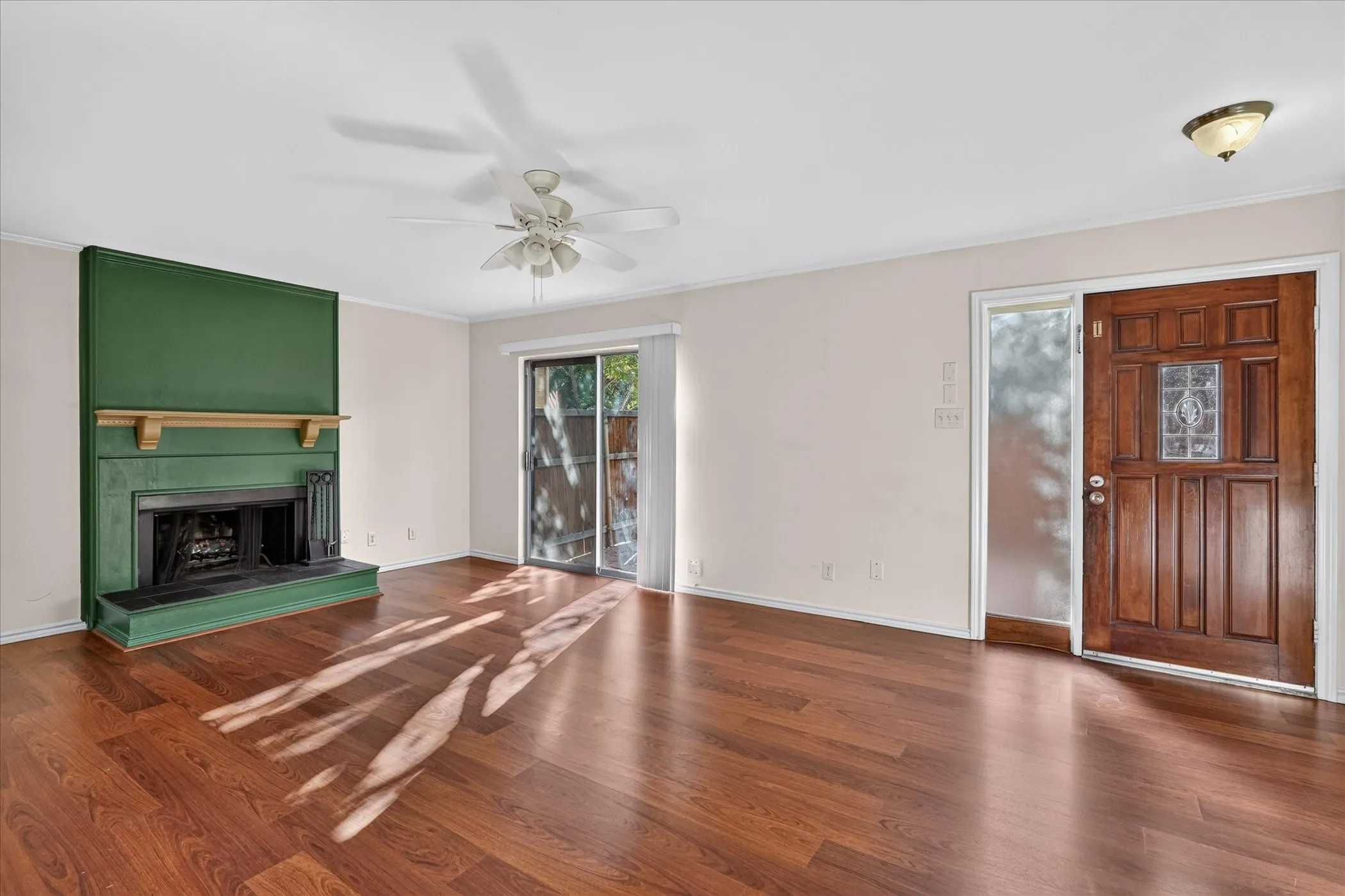 Single Family Residence For Rent in Collin County , 2612 Custer Parkway A, Richardson, Texas 75080, 2 Bedroom, 3 Bathroom, Garage spaces, 1,632 Sqft, built in 1973, mls#21377814, Real Estate Agent in Richardson, Homes For Rent in Collin county, Homes For Rent in Richardson, Realtor in Richardson Texas, Real Estate Brokerage Independent Realty Texas, Luminita Cordes Realtor