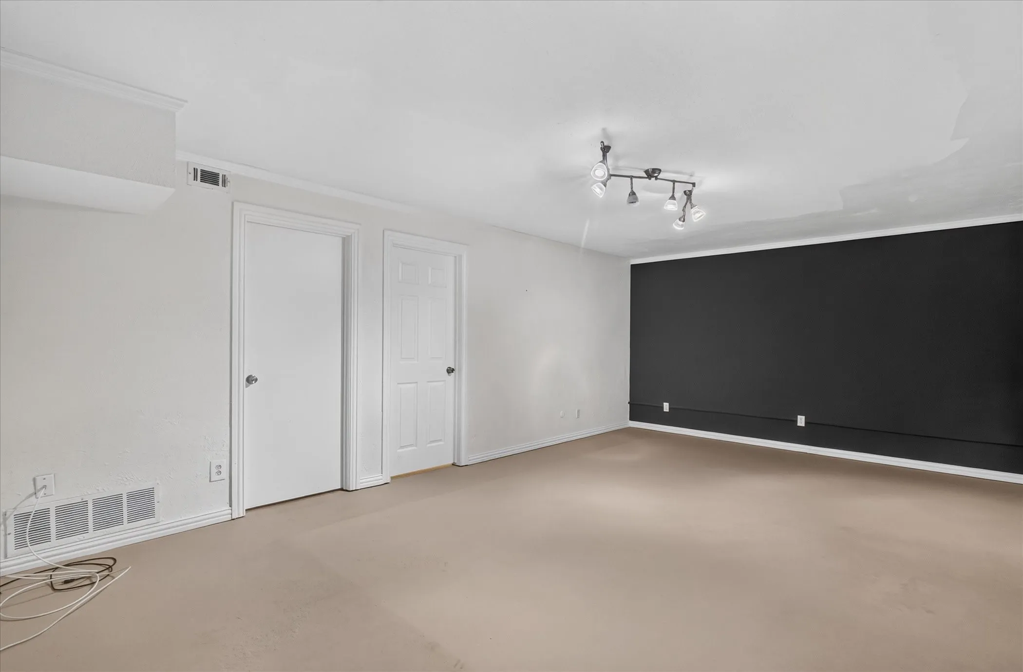 Single Family Residence For Rent in Collin County , 2612 Custer Parkway A, Richardson, Texas 75080, 2 Bedroom, 3 Bathroom, Garage spaces, 1,632 Sqft, built in 1973, mls#21377814, Real Estate Agent in Richardson, Homes For Rent in Collin county, Homes For Rent in Richardson, Realtor in Richardson Texas, Real Estate Brokerage Independent Realty Texas, Luminita Cordes Realtor