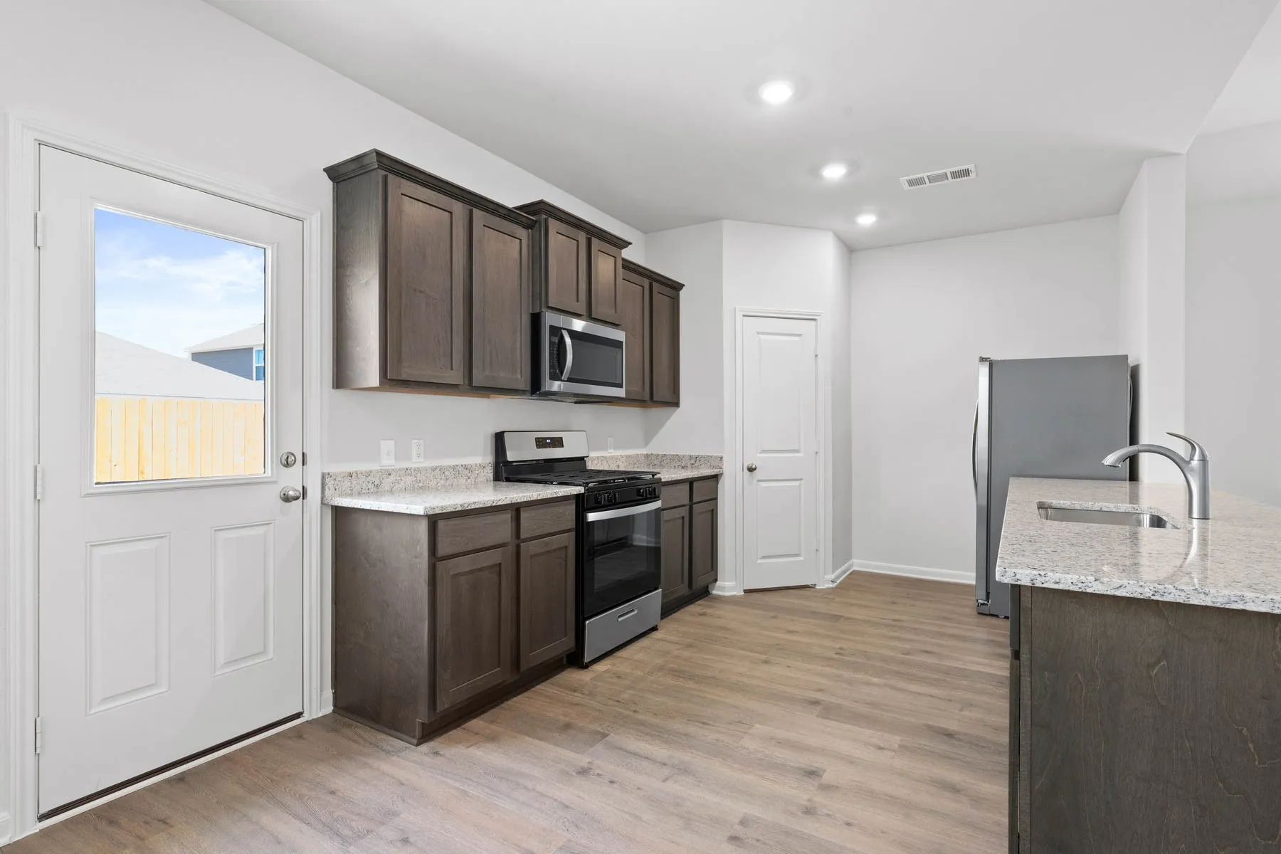 Single Family Residence For Rent in Tarrant County , 1329 Tilton Drive, Fort Worth, Texas 76140, 4 Bedroom, 2 Bathroom, 2 Garage spaces, 1,724 Sqft, built in 2026, mls#21377817, Real Estate Agent in Fort Worth, Homes For Rent in Tarrant county, Homes For Rent in Fort Worth, Realtor in Fort Worth Texas, Real Estate Brokerage Independent Realty Texas, Luminita Cordes Realtor