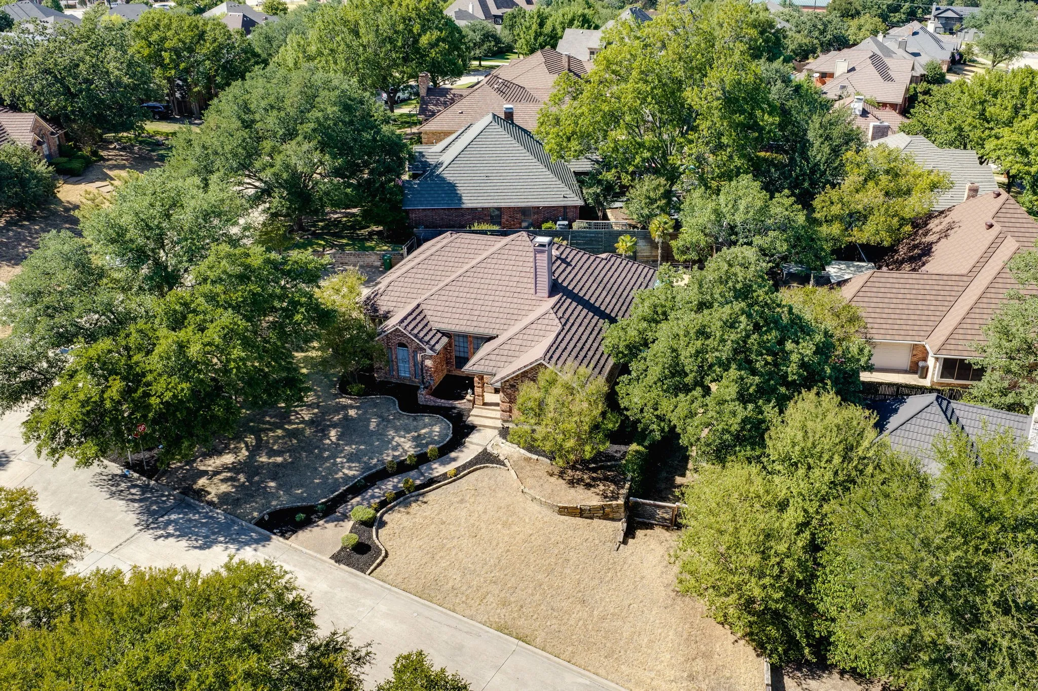 Single Family Residence For Sale in Tarrant County , 716 Ashley Drive, Hurst, Texas 76054, 3 Bedroom, 3 Bathroom, 2 Garage spaces, 2,060 Sqft, built in 1986, mls#21375264, Real Estate Agent in Hurst, Homes For Sale in Tarrant county, Homes For Sale in Hurst, Realtor in Hurst Texas, Real Estate Brokerage Independent Realty Texas, Luminita Cordes Realtor