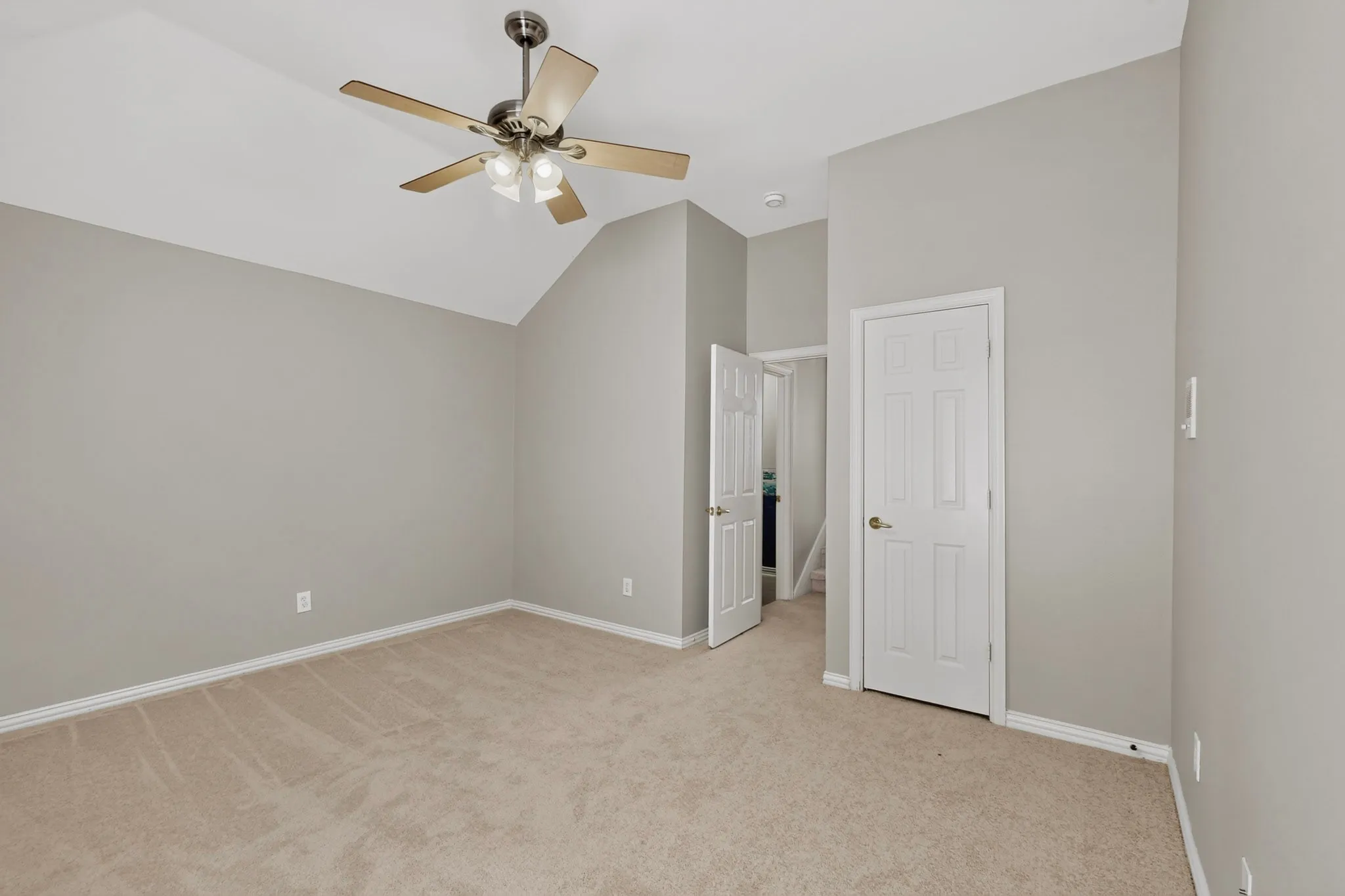 Single Family Residence For Sale in Collin County , 4433 Courtney Lane, Richardson, Texas 75082, 5 Bedroom, 4 Bathroom, 2 Garage spaces, 3,263 Sqft, built in 1998, mls#21369097, Real Estate Agent in Richardson, Homes For Sale in Collin county, Homes For Sale in Richardson, Realtor in Richardson Texas, Real Estate Brokerage Independent Realty Texas, Luminita Cordes Realtor