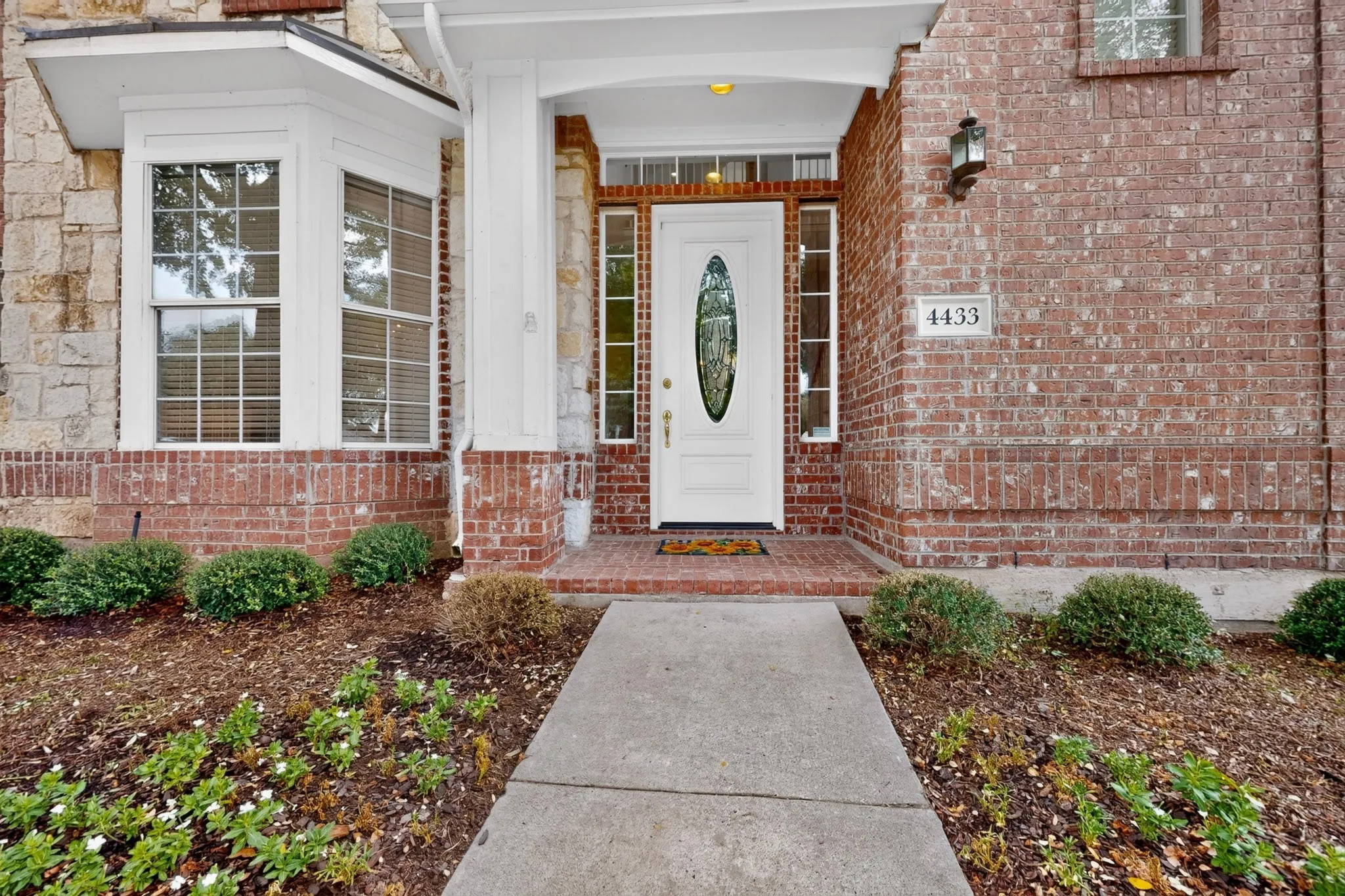Single Family Residence For Sale in Collin County , 4433 Courtney Lane, Richardson, Texas 75082, 5 Bedroom, 4 Bathroom, 2 Garage spaces, 3,263 Sqft, built in 1998, mls#21369097, Real Estate Agent in Richardson, Homes For Sale in Collin county, Homes For Sale in Richardson, Realtor in Richardson Texas, Real Estate Brokerage Independent Realty Texas, Luminita Cordes Realtor