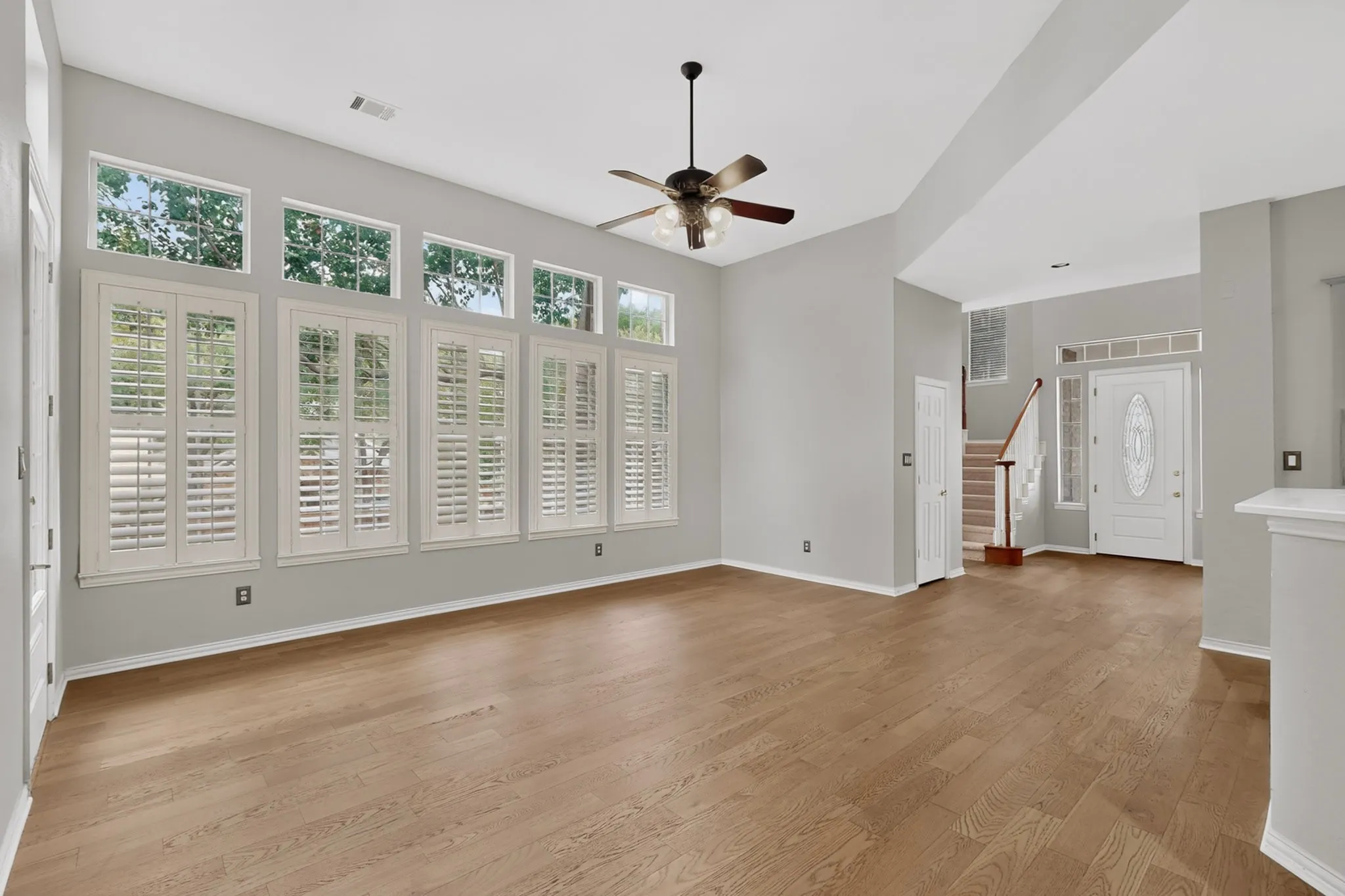 Single Family Residence For Sale in Collin County , 4433 Courtney Lane, Richardson, Texas 75082, 5 Bedroom, 4 Bathroom, 2 Garage spaces, 3,263 Sqft, built in 1998, mls#21369097, Real Estate Agent in Richardson, Homes For Sale in Collin county, Homes For Sale in Richardson, Realtor in Richardson Texas, Real Estate Brokerage Independent Realty Texas, Luminita Cordes Realtor