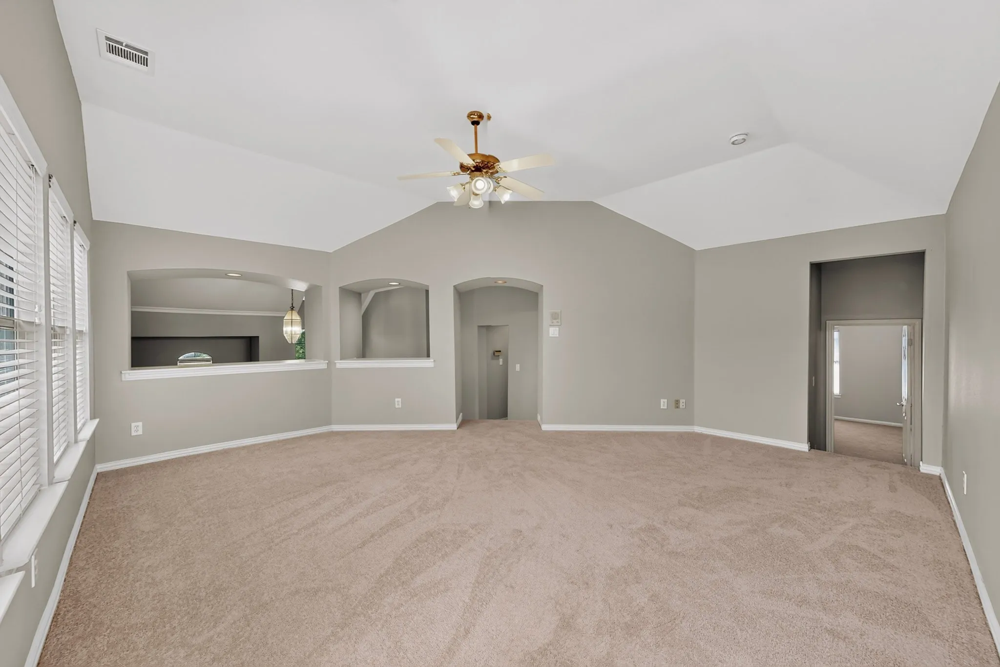 Single Family Residence For Sale in Collin County , 4433 Courtney Lane, Richardson, Texas 75082, 5 Bedroom, 4 Bathroom, 2 Garage spaces, 3,263 Sqft, built in 1998, mls#21369097, Real Estate Agent in Richardson, Homes For Sale in Collin county, Homes For Sale in Richardson, Realtor in Richardson Texas, Real Estate Brokerage Independent Realty Texas, Luminita Cordes Realtor