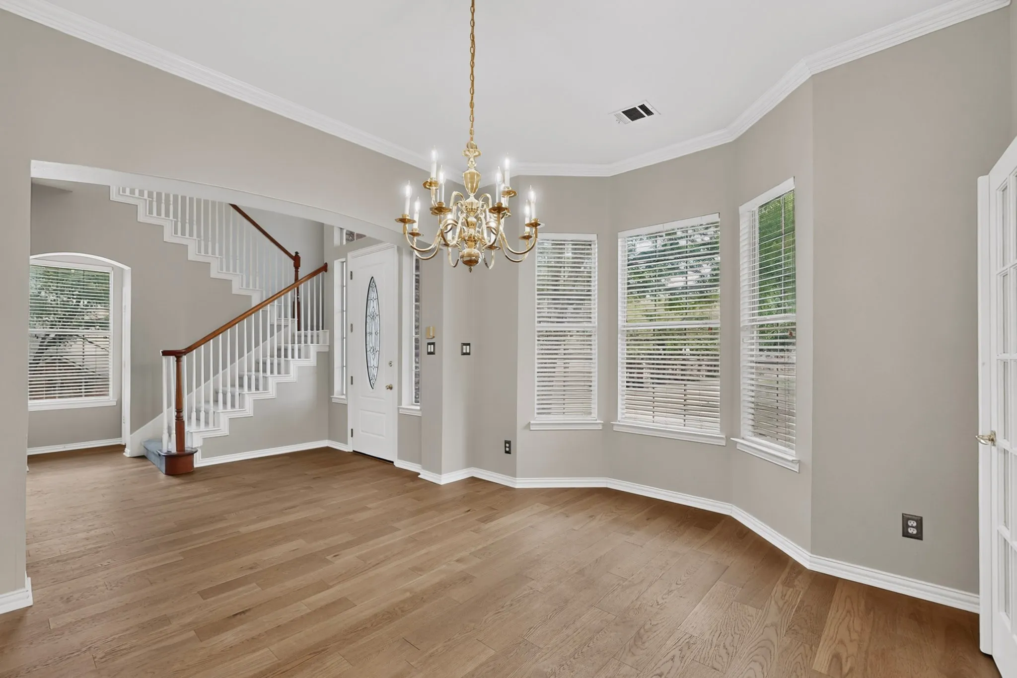 Single Family Residence For Sale in Collin County , 4433 Courtney Lane, Richardson, Texas 75082, 5 Bedroom, 4 Bathroom, 2 Garage spaces, 3,263 Sqft, built in 1998, mls#21369097, Real Estate Agent in Richardson, Homes For Sale in Collin county, Homes For Sale in Richardson, Realtor in Richardson Texas, Real Estate Brokerage Independent Realty Texas, Luminita Cordes Realtor