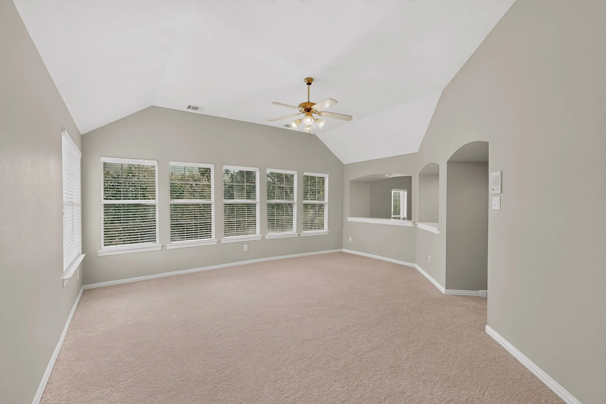 Single Family Residence For Sale in Collin County , 4433 Courtney Lane, Richardson, Texas 75082, 5 Bedroom, 4 Bathroom, 2 Garage spaces, 3,263 Sqft, built in 1998, mls#21369097, Real Estate Agent in Richardson, Homes For Sale in Collin county, Homes For Sale in Richardson, Realtor in Richardson Texas, Real Estate Brokerage Independent Realty Texas, Luminita Cordes Realtor