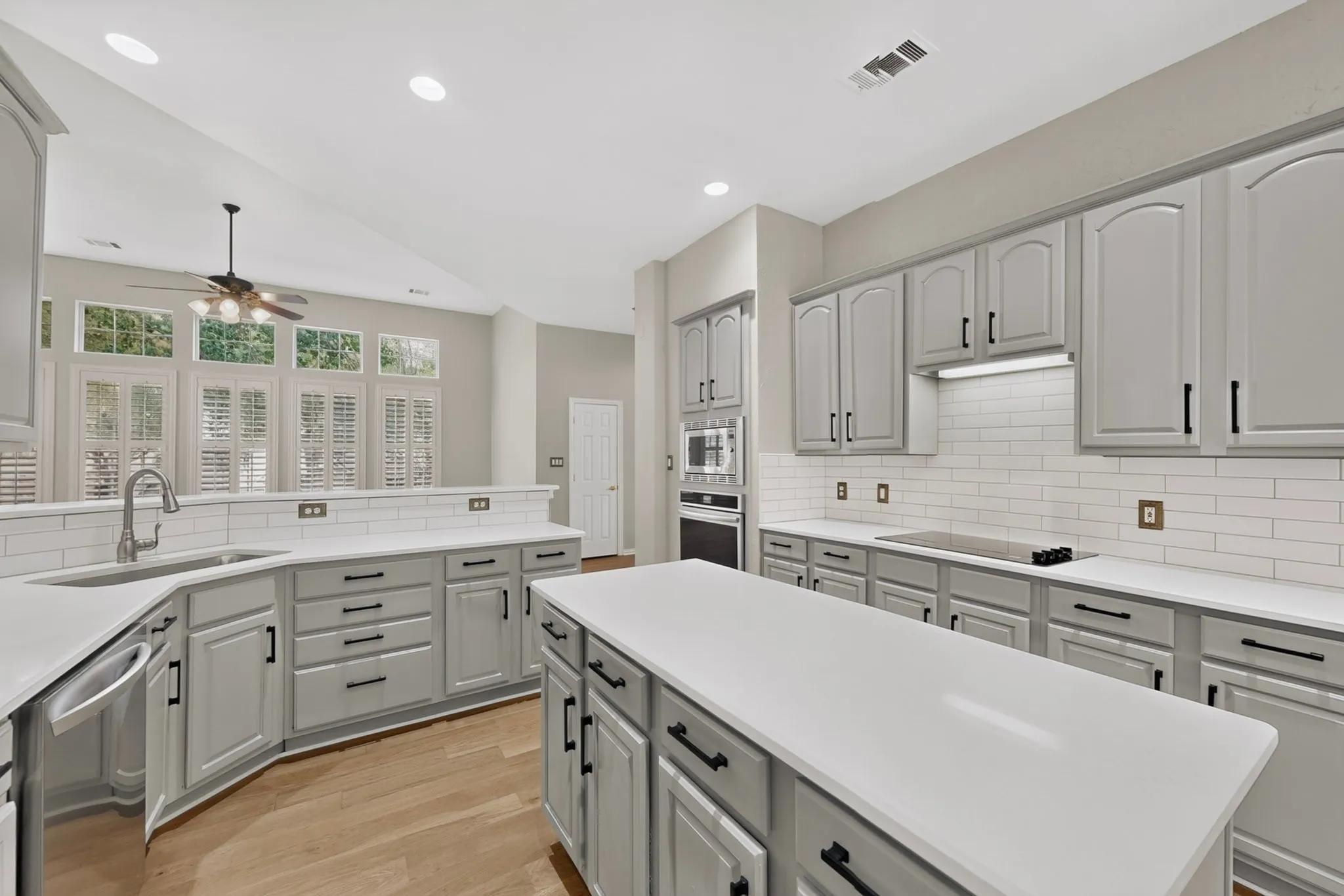 Single Family Residence For Sale in Collin County , 4433 Courtney Lane, Richardson, Texas 75082, 5 Bedroom, 4 Bathroom, 2 Garage spaces, 3,263 Sqft, built in 1998, mls#21369097, Real Estate Agent in Richardson, Homes For Sale in Collin county, Homes For Sale in Richardson, Realtor in Richardson Texas, Real Estate Brokerage Independent Realty Texas, Luminita Cordes Realtor