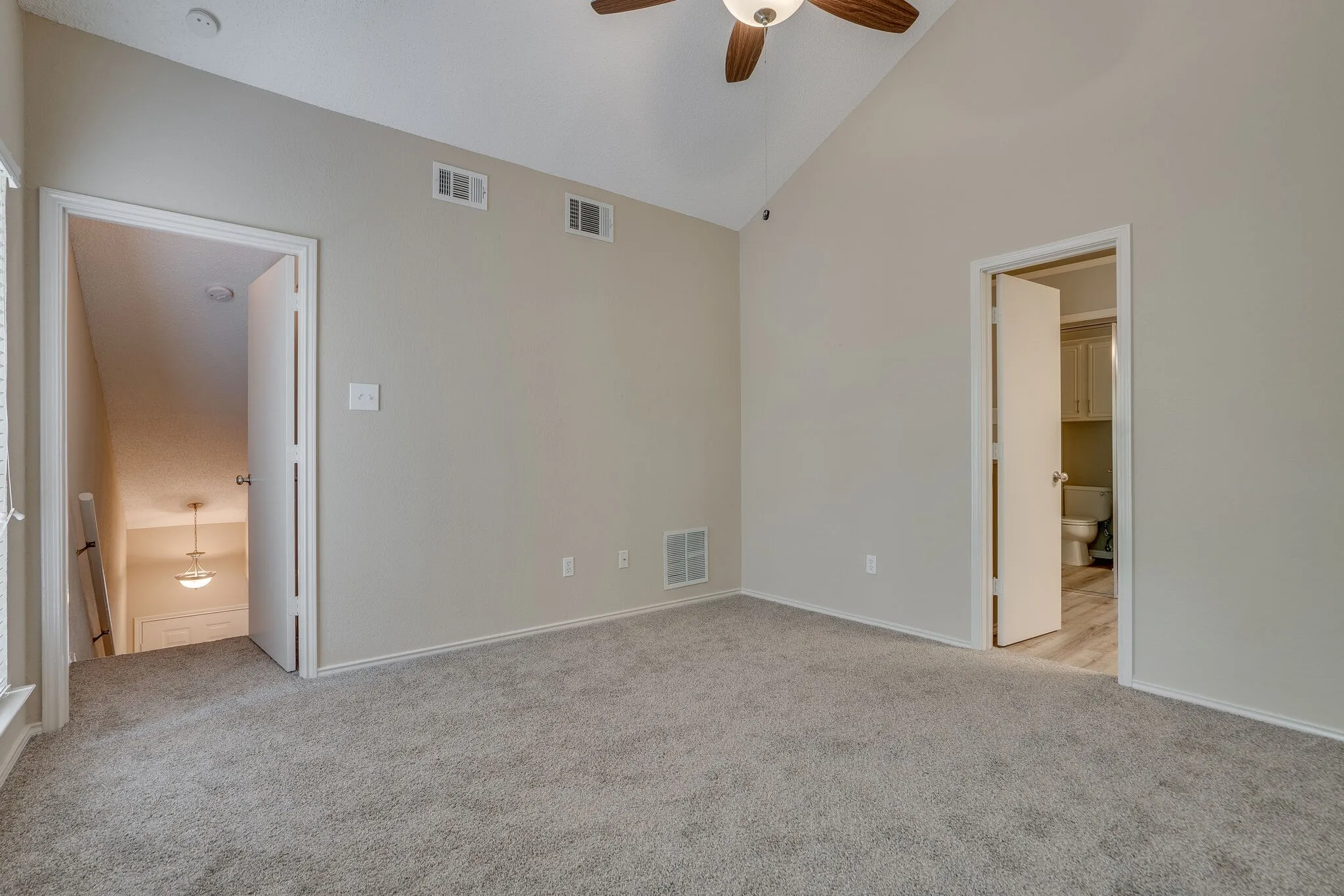 Single Family Residence For Rent in Denton County , 755 Burr Oak Drive, Lewisville, Texas 75067, 3 Bedroom, 2 Bathroom, 2 Garage spaces, 1,200 Sqft, built in 1992, mls#21377788, Real Estate Agent in Lewisville, Homes For Rent in Denton county, Homes For Rent in Lewisville, Realtor in Lewisville Texas, Real Estate Brokerage Independent Realty Texas, Luminita Cordes Realtor