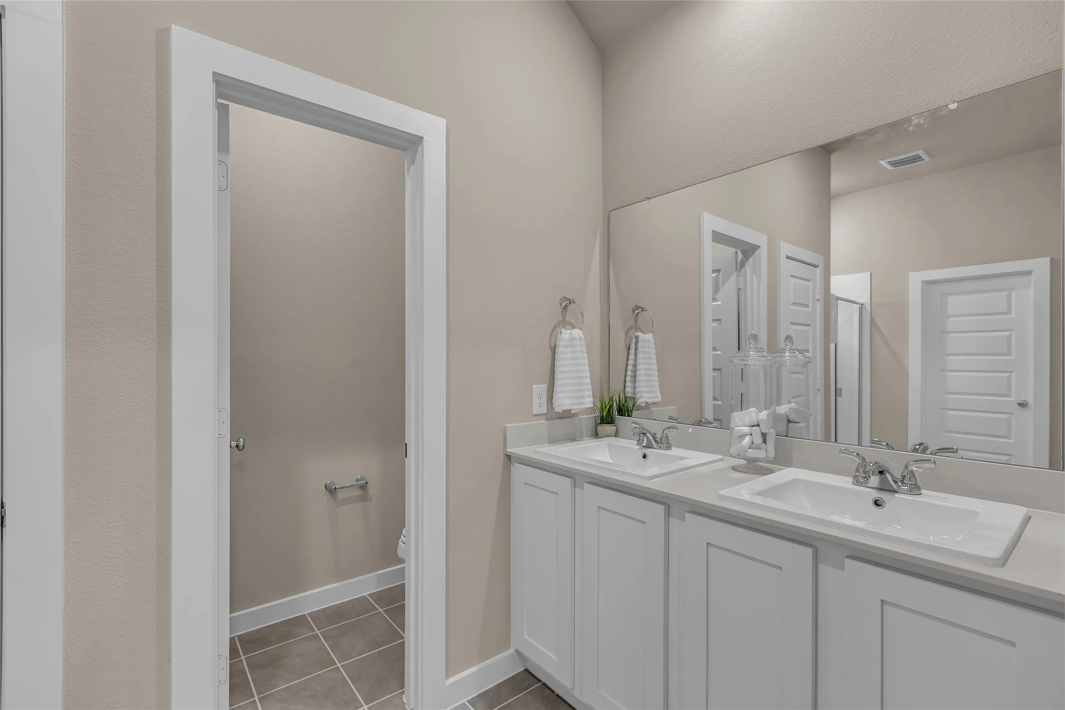 Single Family Residence For Rent in Collin County , 5810 Briarcroft Drive, Princeton, Texas 75071, 3 Bedroom, 2 Bathroom, 2 Garage spaces, 1,662 Sqft, built in 2025, mls#21377346, Real Estate Agent in Princeton, Homes For Rent in Collin county, Homes For Rent in Princeton, Realtor in Princeton Texas, Real Estate Brokerage Independent Realty Texas, Luminita Cordes Realtor