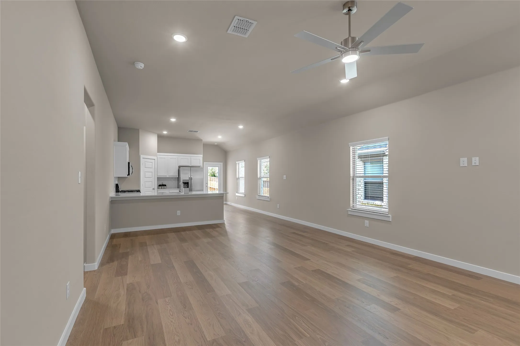 Single Family Residence For Rent in Collin County , 5810 Briarcroft Drive, Princeton, Texas 75071, 3 Bedroom, 2 Bathroom, 2 Garage spaces, 1,662 Sqft, built in 2025, mls#21377346, Real Estate Agent in Princeton, Homes For Rent in Collin county, Homes For Rent in Princeton, Realtor in Princeton Texas, Real Estate Brokerage Independent Realty Texas, Luminita Cordes Realtor