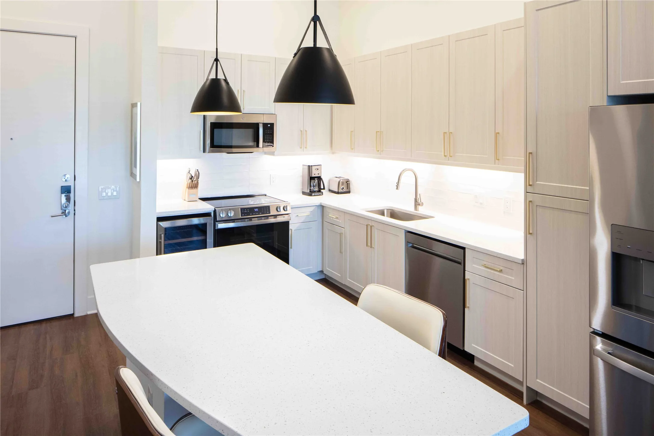 Apartment For Rent in Denton County , 108 N US 377 304, Roanoke, Texas 76262, 1 Bedroom, 1 Bathroom, Garage spaces, 540 Sqft, built in 2025, mls#21377831, Real Estate Agent in Roanoke, Homes For Rent in Denton county, Homes For Rent in Roanoke, Realtor in Roanoke Texas, Real Estate Brokerage Independent Realty Texas, Luminita Cordes Realtor