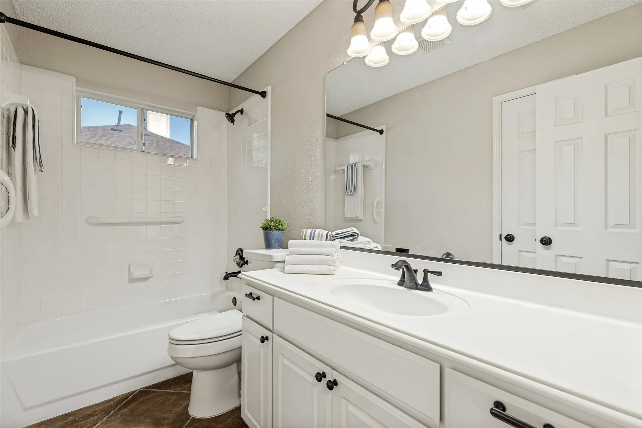 full sized second bathroom