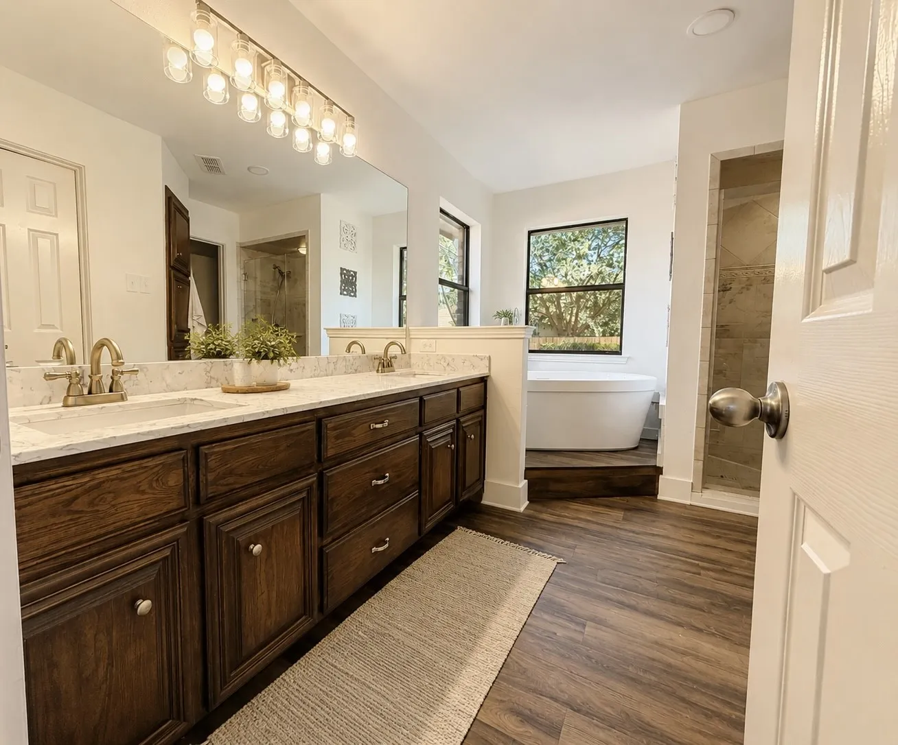 Single Family Residence For Sale in Tarrant County , 6824 Ridgewood Drive, North Richland Hills, Texas 76182, 4 Bedroom, 2 Bathroom, 2 Garage spaces, 1,978 Sqft, built in 1986, mls#21377704, Real Estate Agent in North Richland Hills, Homes For Sale in Tarrant county, Homes For Sale in North Richland Hills, Realtor in North Richland Hills Texas, Real Estate Brokerage Independent Realty Texas, Luminita Cordes Realtor
