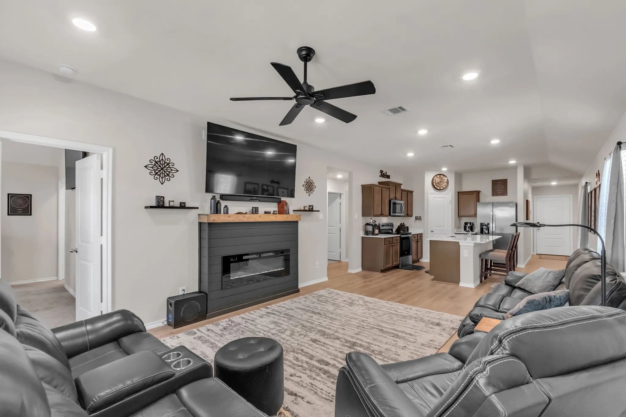 Single Family Residence For Sale in Hunt County , 901 Country Road, Royse City, Texas 75189, 3 Bedroom, 2 Bathroom, 2 Garage spaces, 1,327 Sqft, built in 2024, mls#21376720, Real Estate Agent in Royse City, Homes For Sale in Hunt county, Homes For Sale in Royse City, Realtor in Royse City Texas, Real Estate Brokerage Independent Realty Texas, Luminita Cordes Realtor