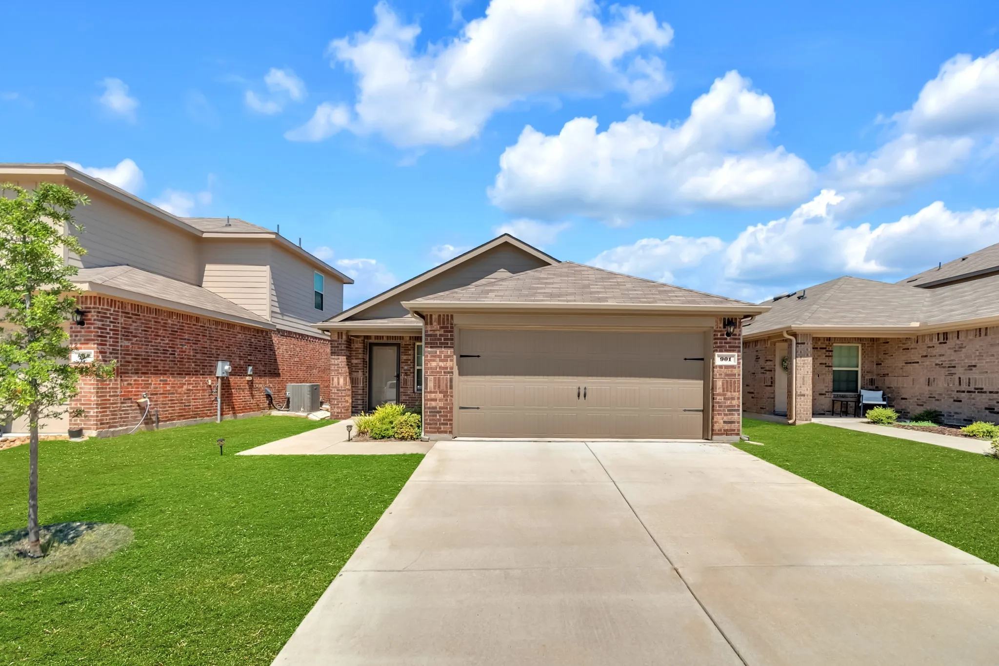 Single Family Residence For Sale in Hunt County , 901 Country Road, Royse City, Texas 75189, 3 Bedroom, 2 Bathroom, 2 Garage spaces, 1,327 Sqft, built in 2024, mls#21376720, Real Estate Agent in Royse City, Homes For Sale in Hunt county, Homes For Sale in Royse City, Realtor in Royse City Texas, Real Estate Brokerage Independent Realty Texas, Luminita Cordes Realtor