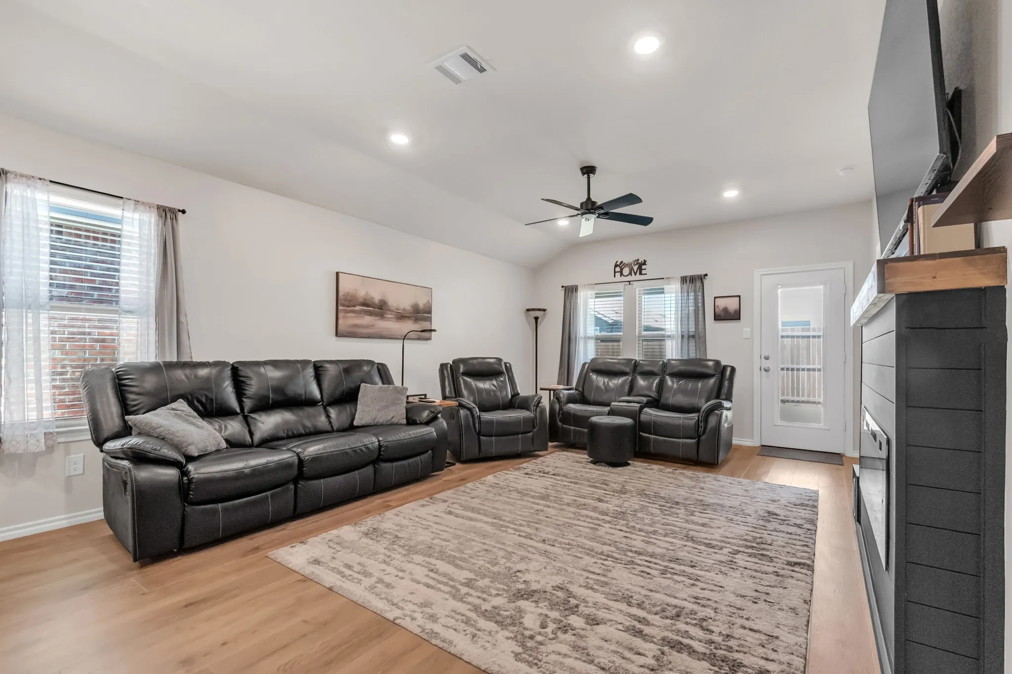 Single Family Residence For Sale in Hunt County , 901 Country Road, Royse City, Texas 75189, 3 Bedroom, 2 Bathroom, 2 Garage spaces, 1,327 Sqft, built in 2024, mls#21376720, Real Estate Agent in Royse City, Homes For Sale in Hunt county, Homes For Sale in Royse City, Realtor in Royse City Texas, Real Estate Brokerage Independent Realty Texas, Luminita Cordes Realtor