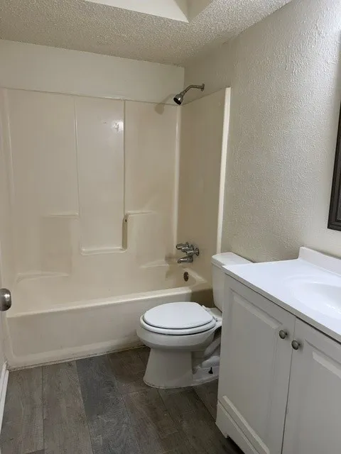 Single Family Residence For Sale in Dallas County , 309 West Court, Glenn Heights, Texas 75154, 3 Bedroom, 2 Bathroom, 1 Garage spaces, 1,213 Sqft, built in 1983, mls#21368353, Real Estate Agent in Glenn Heights, Homes For Sale in Dallas county, Homes For Sale in Glenn Heights, Realtor in Glenn Heights Texas, Real Estate Brokerage Independent Realty Texas, Luminita Cordes Realtor