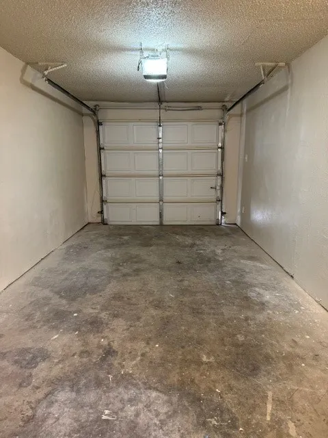 Single Family Residence For Sale in Dallas County , 309 West Court, Glenn Heights, Texas 75154, 3 Bedroom, 2 Bathroom, 1 Garage spaces, 1,213 Sqft, built in 1983, mls#21368353, Real Estate Agent in Glenn Heights, Homes For Sale in Dallas county, Homes For Sale in Glenn Heights, Realtor in Glenn Heights Texas, Real Estate Brokerage Independent Realty Texas, Luminita Cordes Realtor