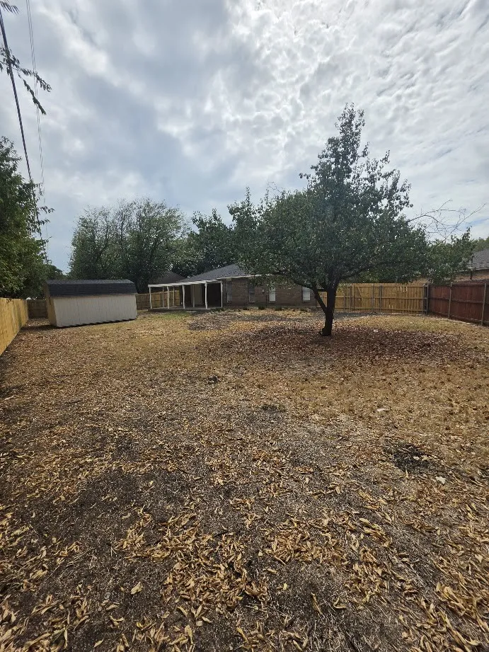Single Family Residence For Sale in Dallas County , 309 West Court, Glenn Heights, Texas 75154, 3 Bedroom, 2 Bathroom, 1 Garage spaces, 1,213 Sqft, built in 1983, mls#21368353, Real Estate Agent in Glenn Heights, Homes For Sale in Dallas county, Homes For Sale in Glenn Heights, Realtor in Glenn Heights Texas, Real Estate Brokerage Independent Realty Texas, Luminita Cordes Realtor
