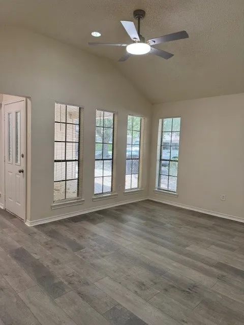 Single Family Residence For Sale in Dallas County , 309 West Court, Glenn Heights, Texas 75154, 3 Bedroom, 2 Bathroom, 1 Garage spaces, 1,213 Sqft, built in 1983, mls#21368353, Real Estate Agent in Glenn Heights, Homes For Sale in Dallas county, Homes For Sale in Glenn Heights, Realtor in Glenn Heights Texas, Real Estate Brokerage Independent Realty Texas, Luminita Cordes Realtor