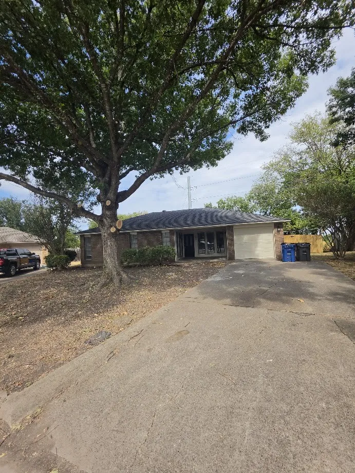 Single Family Residence For Sale in Dallas County , 309 West Court, Glenn Heights, Texas 75154, 3 Bedroom, 2 Bathroom, 1 Garage spaces, 1,213 Sqft, built in 1983, mls#21368353, Real Estate Agent in Glenn Heights, Homes For Sale in Dallas county, Homes For Sale in Glenn Heights, Realtor in Glenn Heights Texas, Real Estate Brokerage Independent Realty Texas, Luminita Cordes Realtor