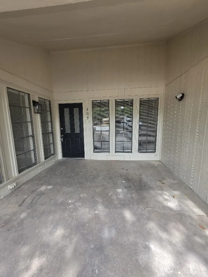 Single Family Residence For Sale in Dallas County , 309 West Court, Glenn Heights, Texas 75154, 3 Bedroom, 2 Bathroom, 1 Garage spaces, 1,213 Sqft, built in 1983, mls#21368353, Real Estate Agent in Glenn Heights, Homes For Sale in Dallas county, Homes For Sale in Glenn Heights, Realtor in Glenn Heights Texas, Real Estate Brokerage Independent Realty Texas, Luminita Cordes Realtor